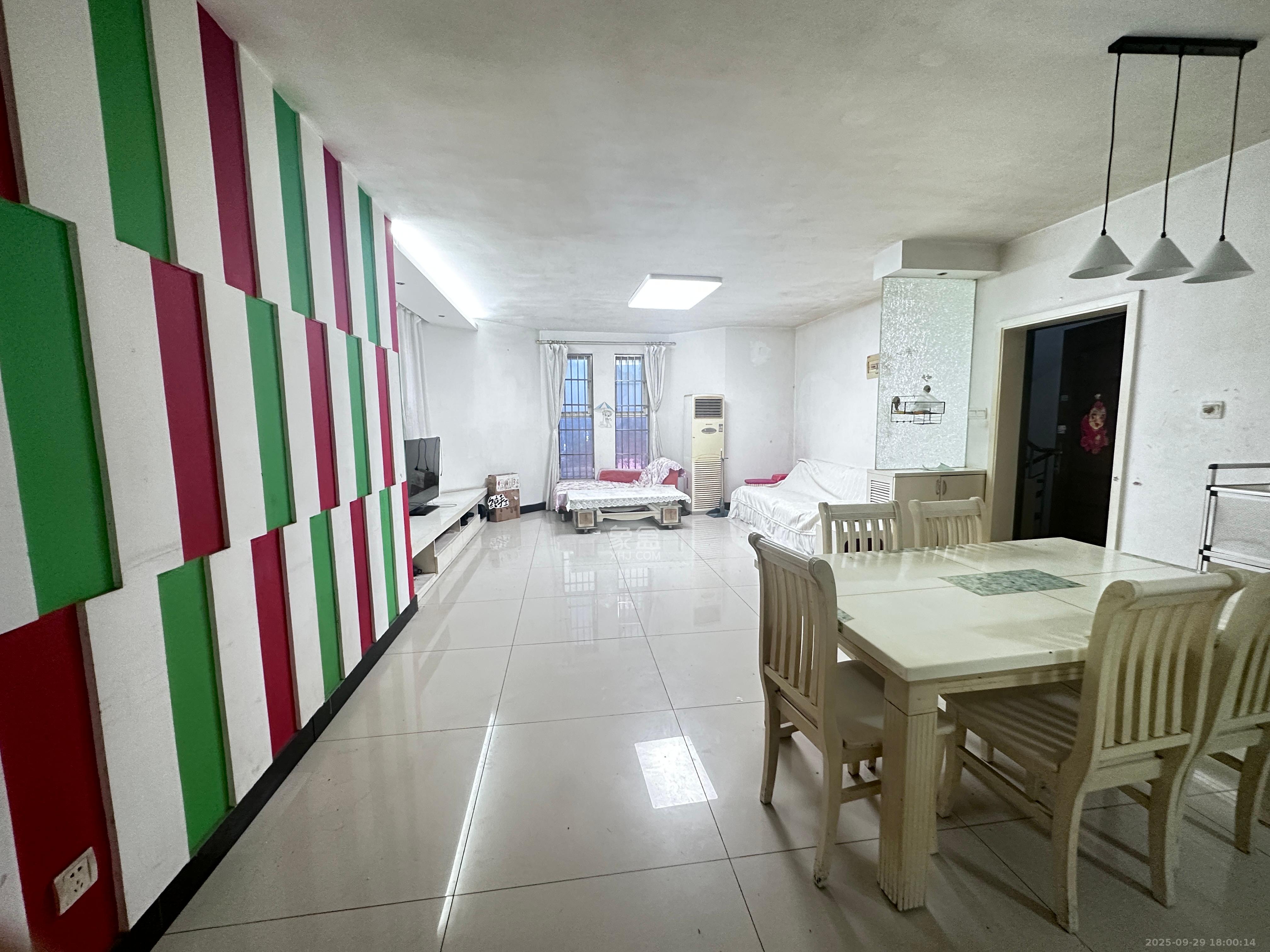 滨江美寓(滨江丽园) 3室2厅1卫 2400.0元/月 滨江美寓(滨江丽园) 3室2厅1卫 2400.0元/月室内图