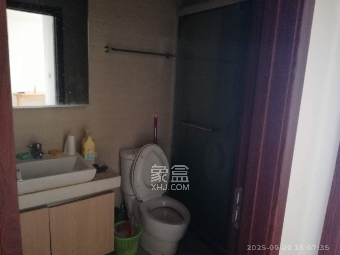 绿地公馆(绿地名邸) 2室1厅1卫 1700.0元/月 绿地公馆(绿地名邸) 2室1厅1卫 1700.0元/月室内图