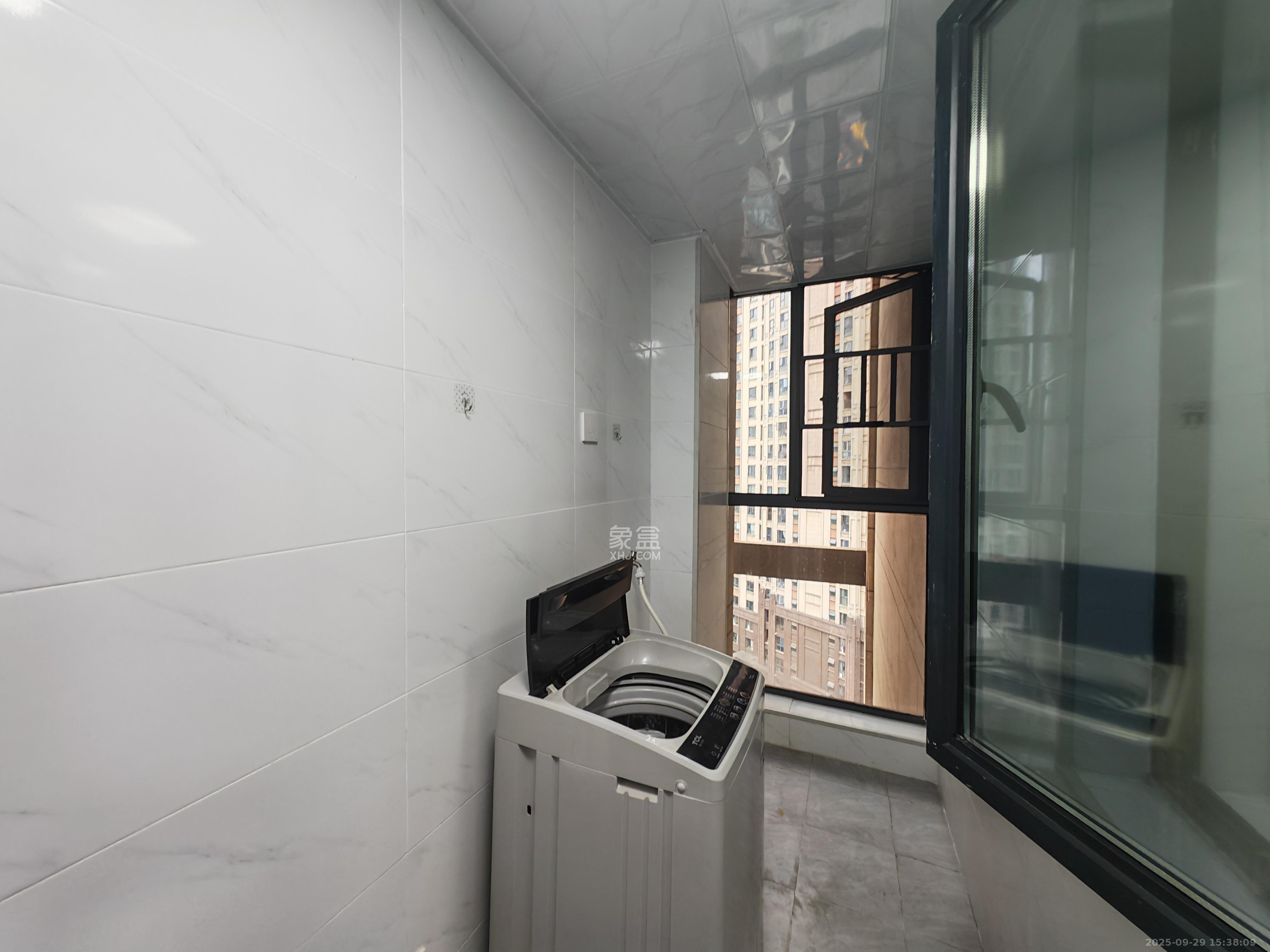 中海梅溪湖壹号 3室2厅1卫 2480.0元/月 中海梅溪湖壹号 3室2厅1卫 2480.0元/月室内图