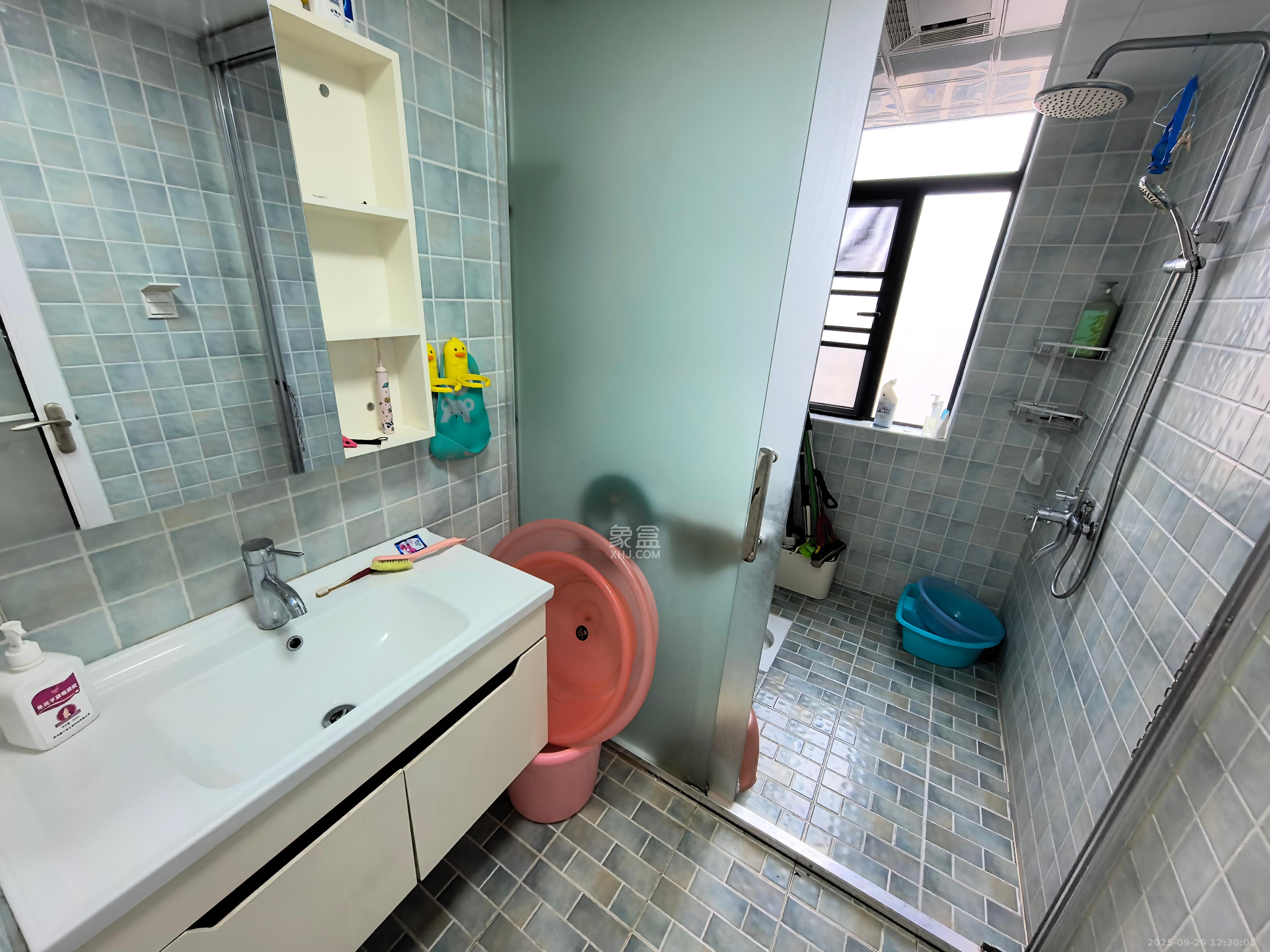 辉煌国际城二期 4室2厅2卫 3200.0元/月 辉煌国际城二期 4室2厅2卫 3200.0元/月室内图