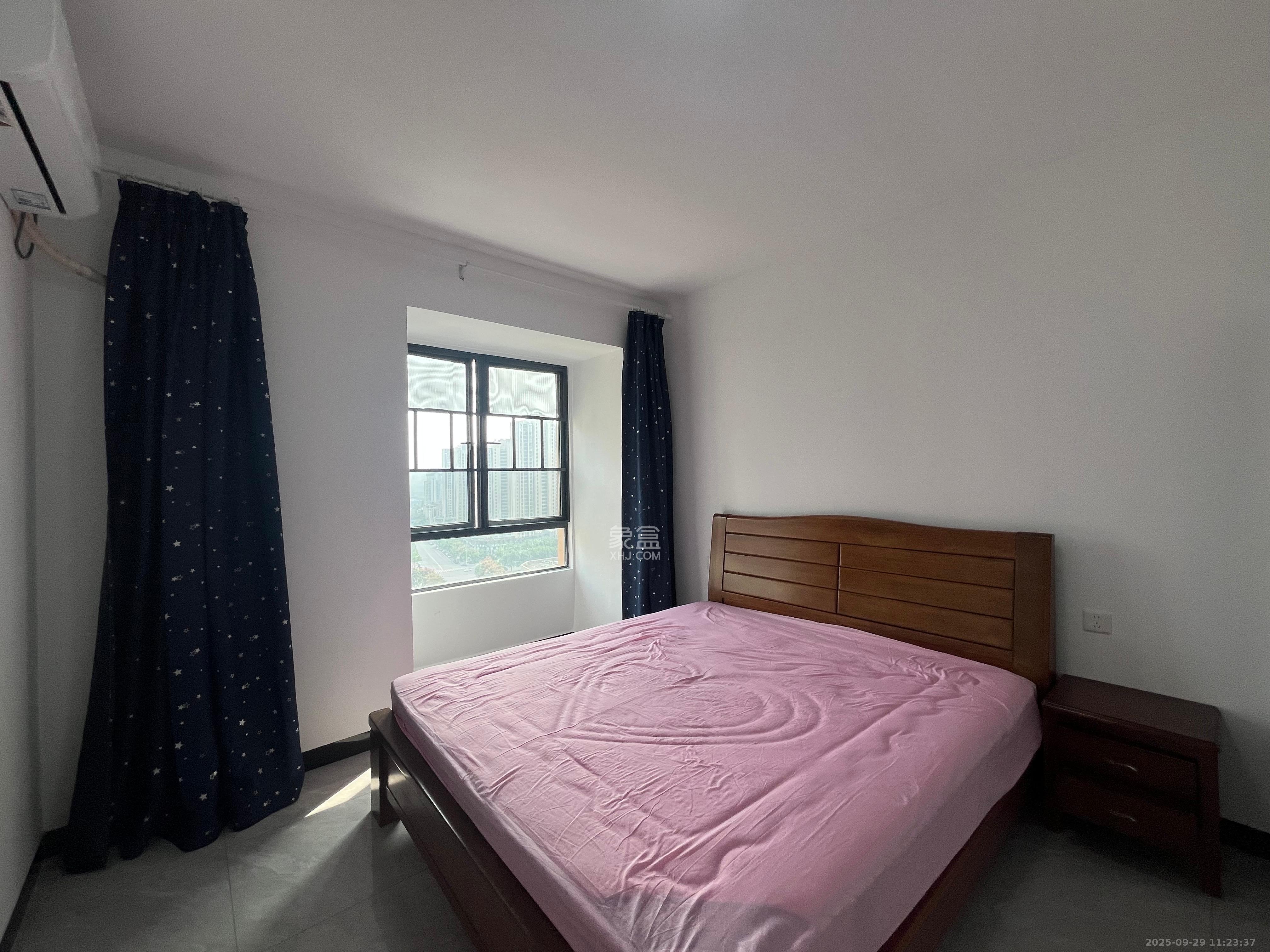 唐桂家园  3室2厅2卫    2800.0元/月室内图