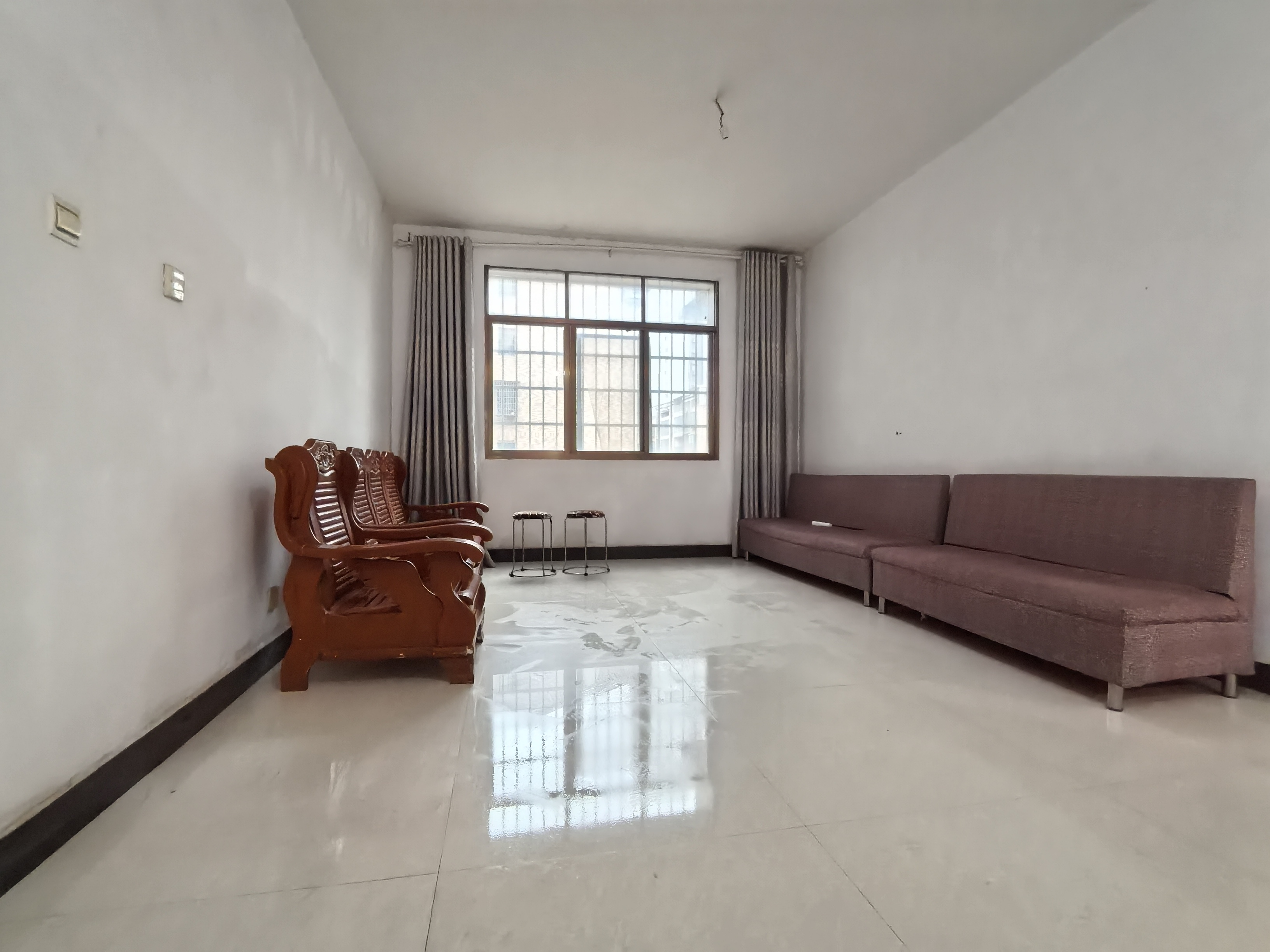 福源小区 2室2厅1卫 800.00元/月 福源小区 2室2厅1卫 800.00元/月室内图