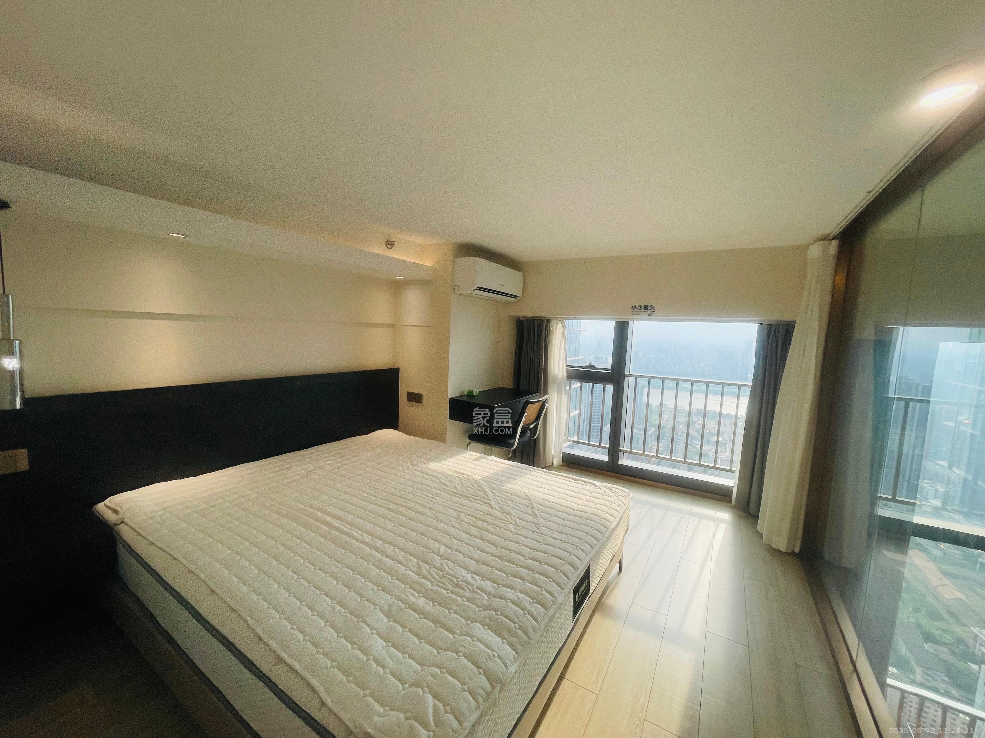 华远华时代  3室2厅2卫   3500.00元/月室内图