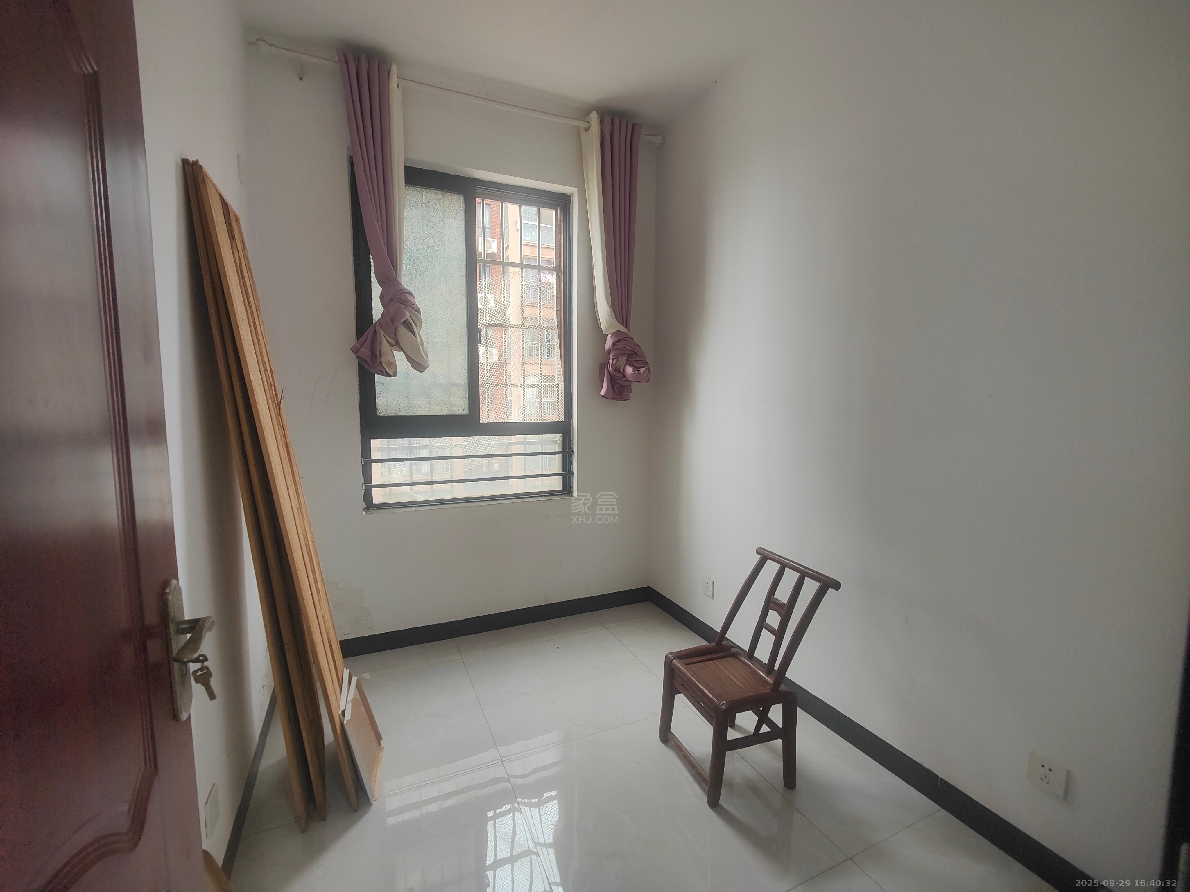 尚格名城香榭丽舍 3室2厅1卫 1200.0元/月 尚格名城香榭丽舍 3室2厅1卫 1200.0元/月室内图