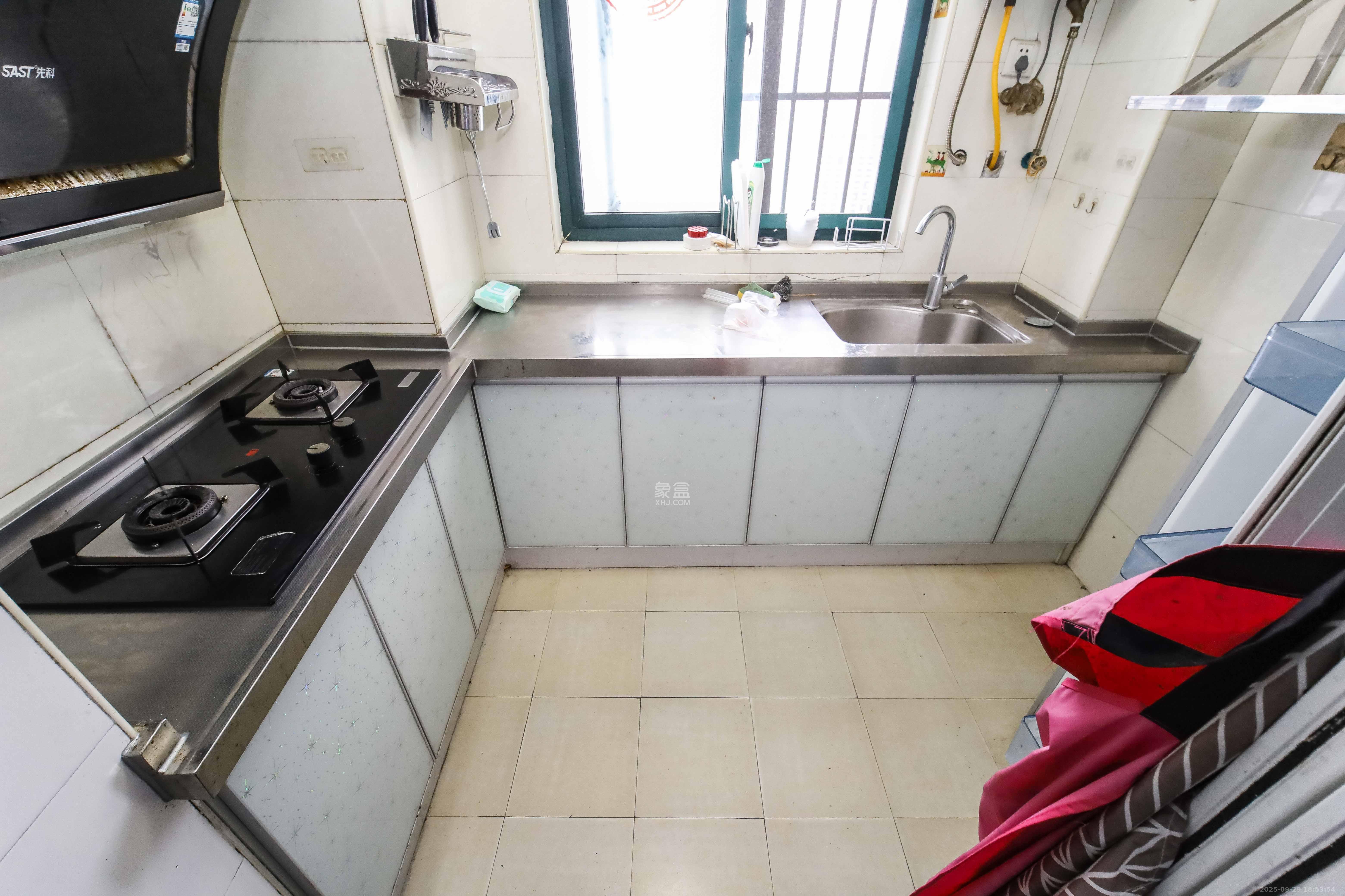 东玺门  3室2厅1卫    75.8万 东玺门  3室2厅1卫    75.8万厨房