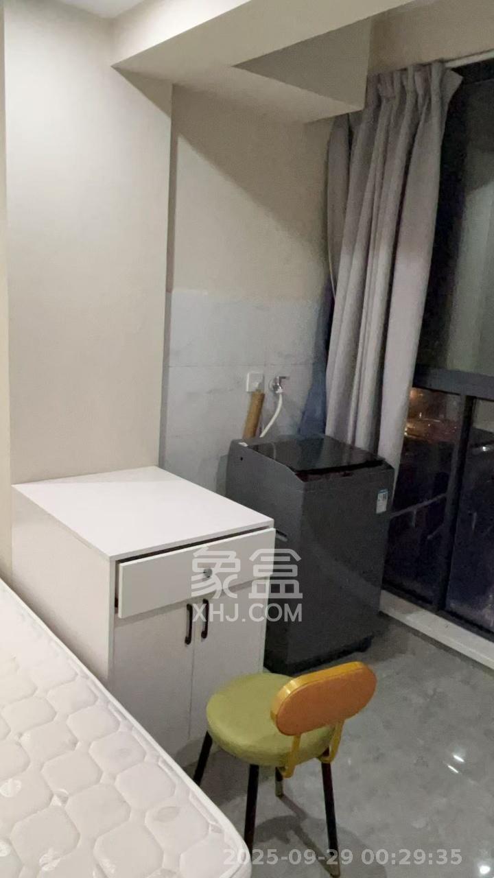 钱隆世家  1室1厅1卫   1500.00元/月室内图