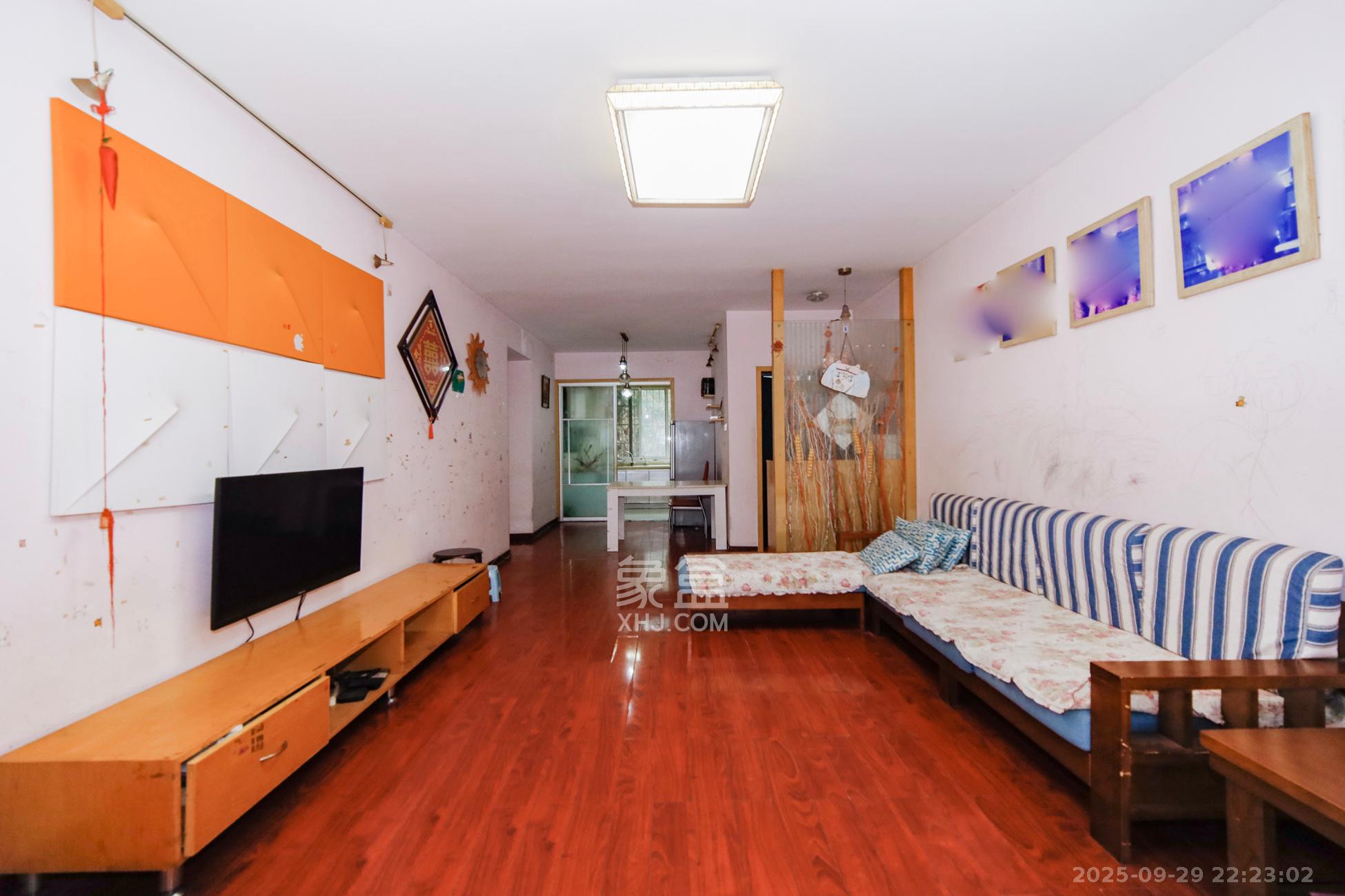 德馨园  2室2厅1卫    45.0万客厅