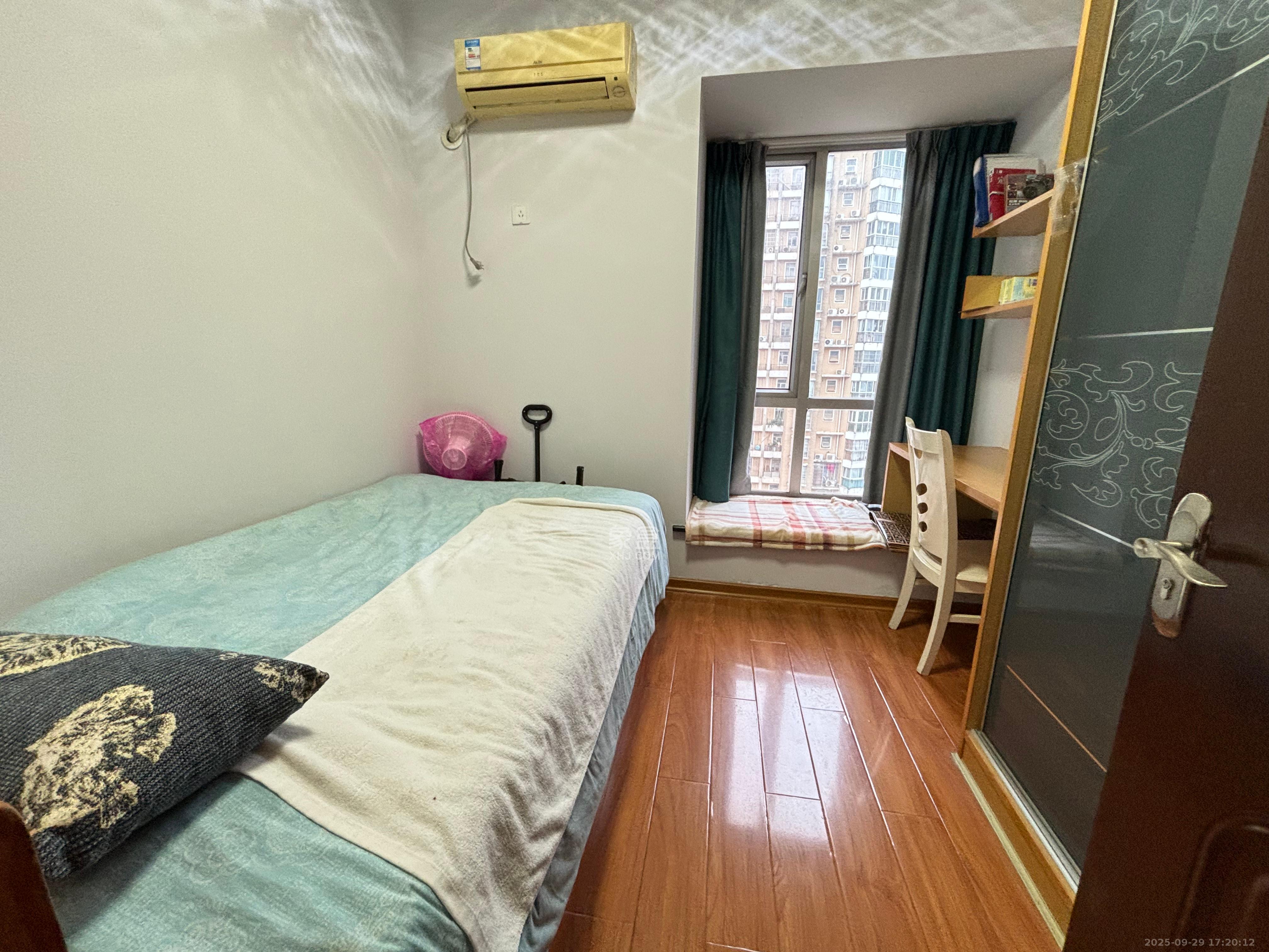 凯通国际城（凯通朝庭）  2室2厅1卫    2700.0元/月室内图