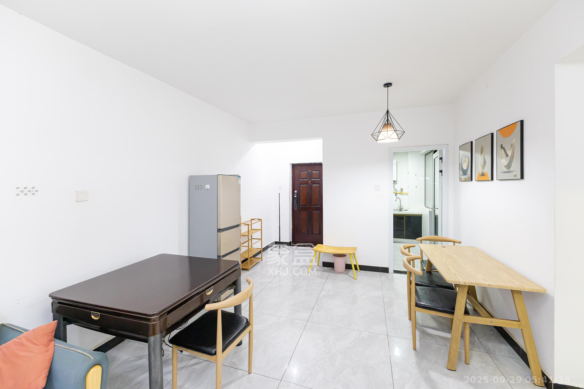 勤诚达境界城 3室2厅2卫 92.0万 勤诚达境界城 3室2厅2卫 92.0万客厅