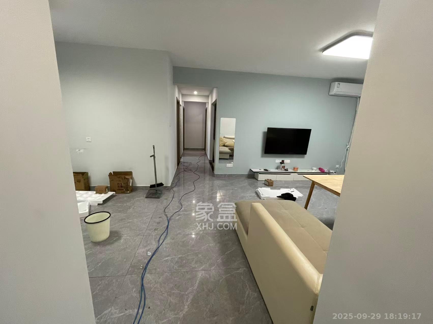 龙湖春江悦茗 4室2厅2卫 2900.0元/月 龙湖春江悦茗 4室2厅2卫 2900.0元/月室内图