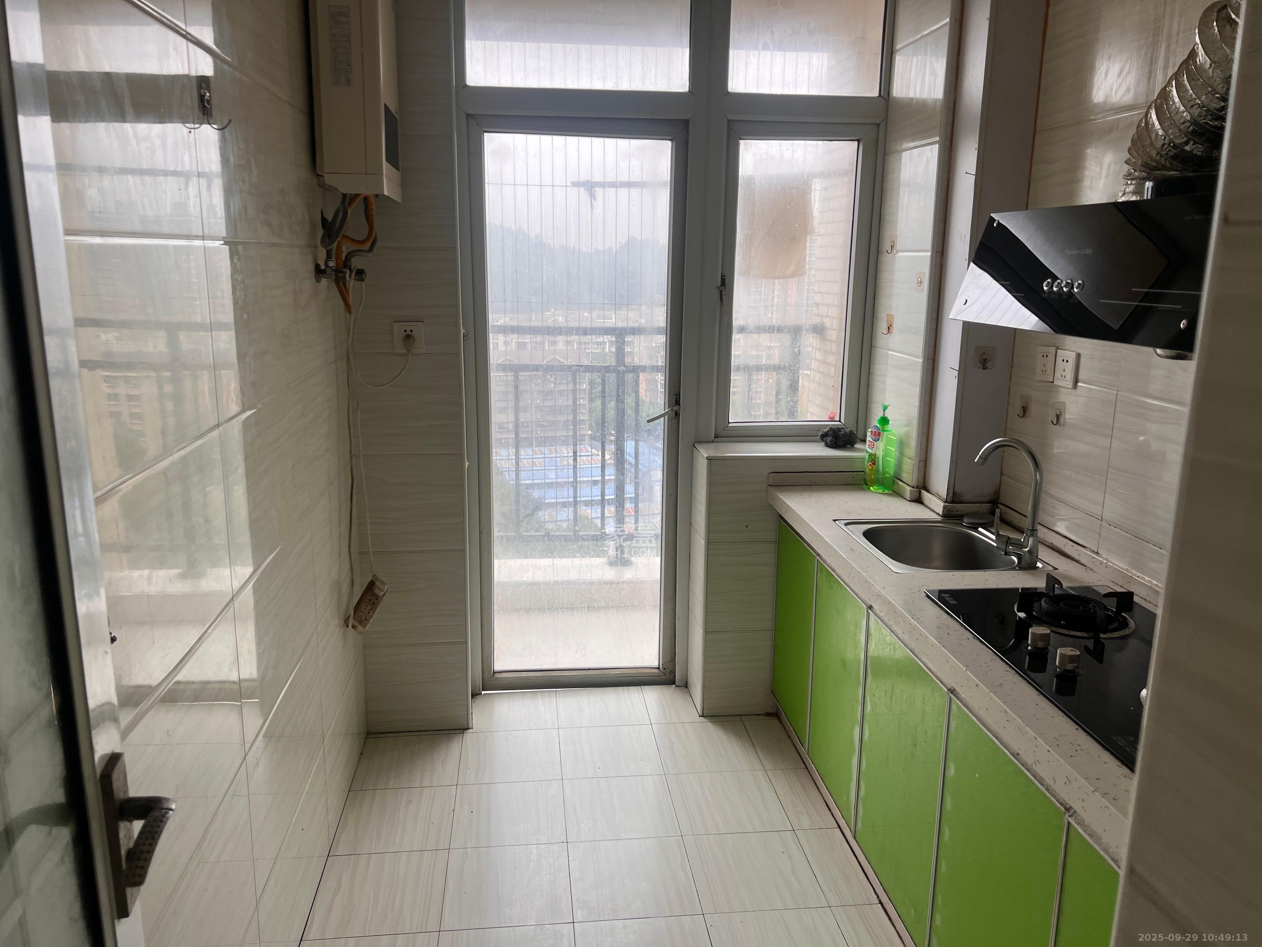 谷山庭院一期  3室2厅1卫    2000.0元/月 谷山庭院一期  3室2厅1卫    2000.0元/月室内图