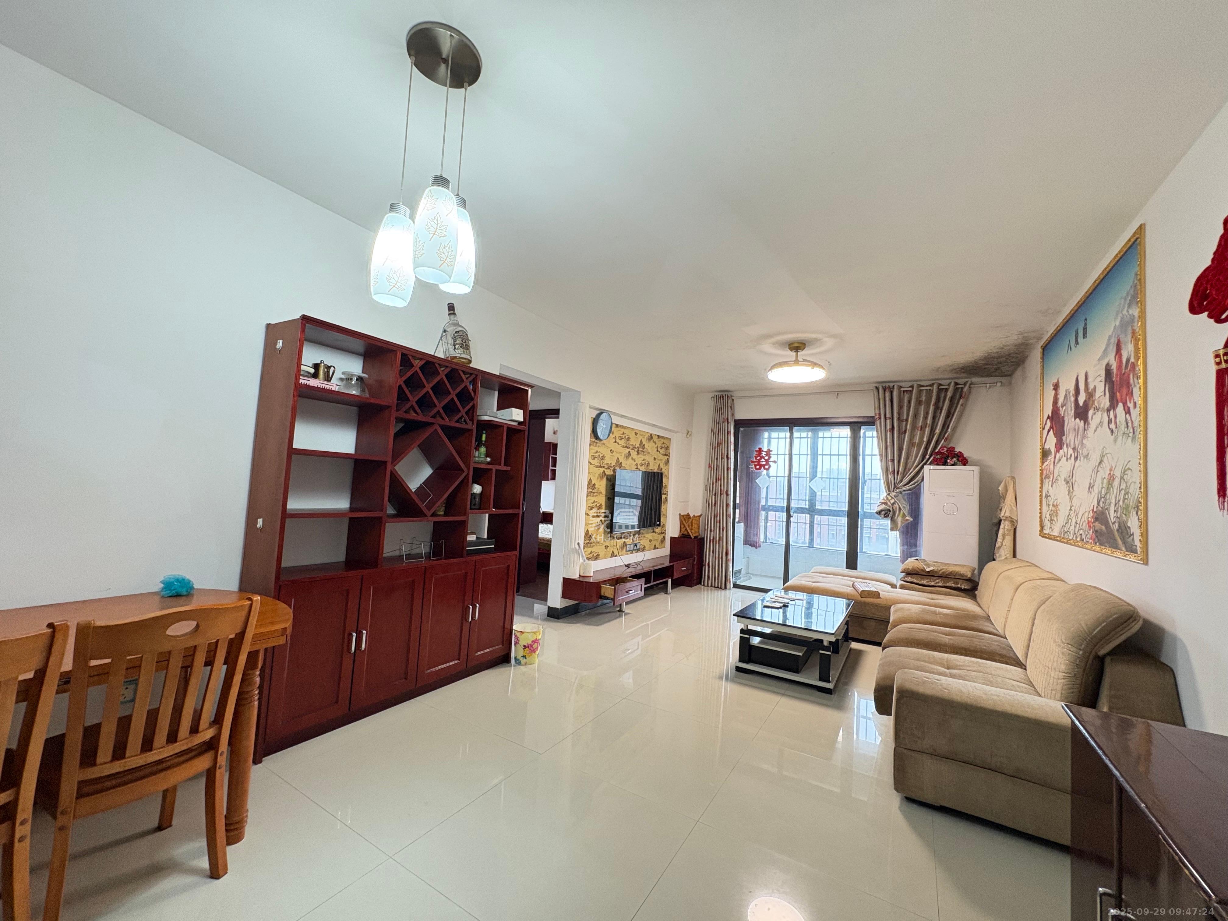 华润凤凰城二期 2室2厅1卫 2000.0元/月 华润凤凰城二期 2室2厅1卫 2000.0元/月室内图