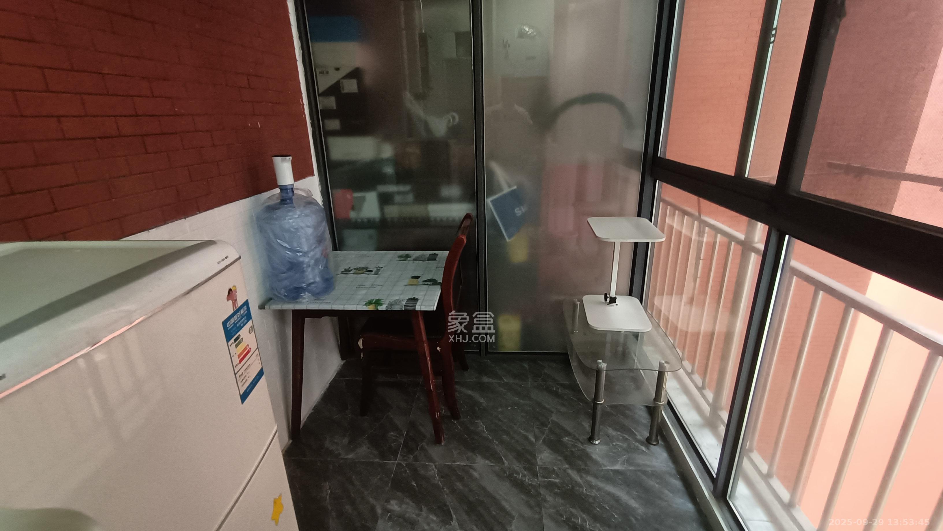 名都花园 1室1厅1卫 1600.0元/月 名都花园 1室1厅1卫 1600.0元/月室内图