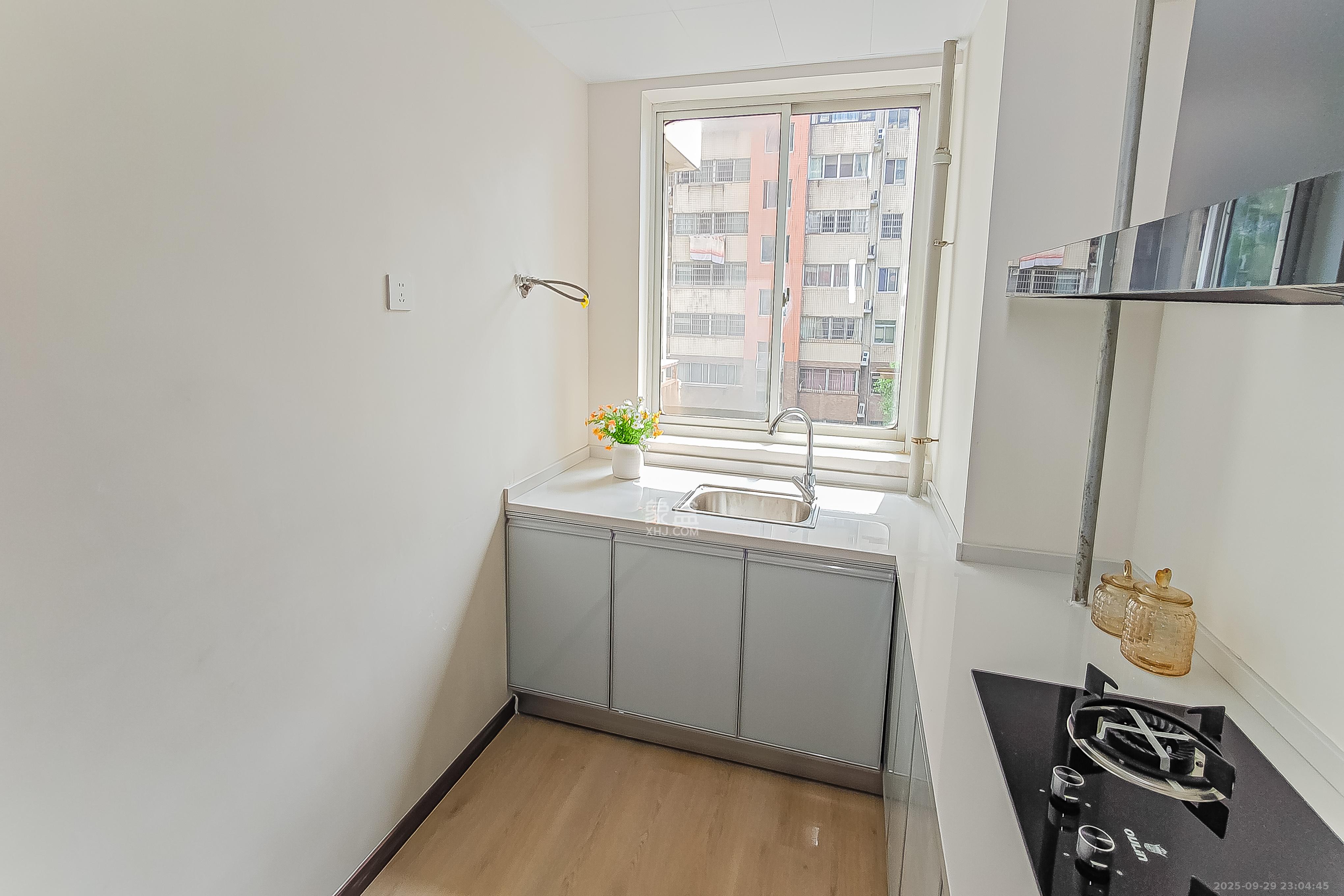 都市春天  2室1厅1卫    78.8万 都市春天  2室1厅1卫    78.8万厨房