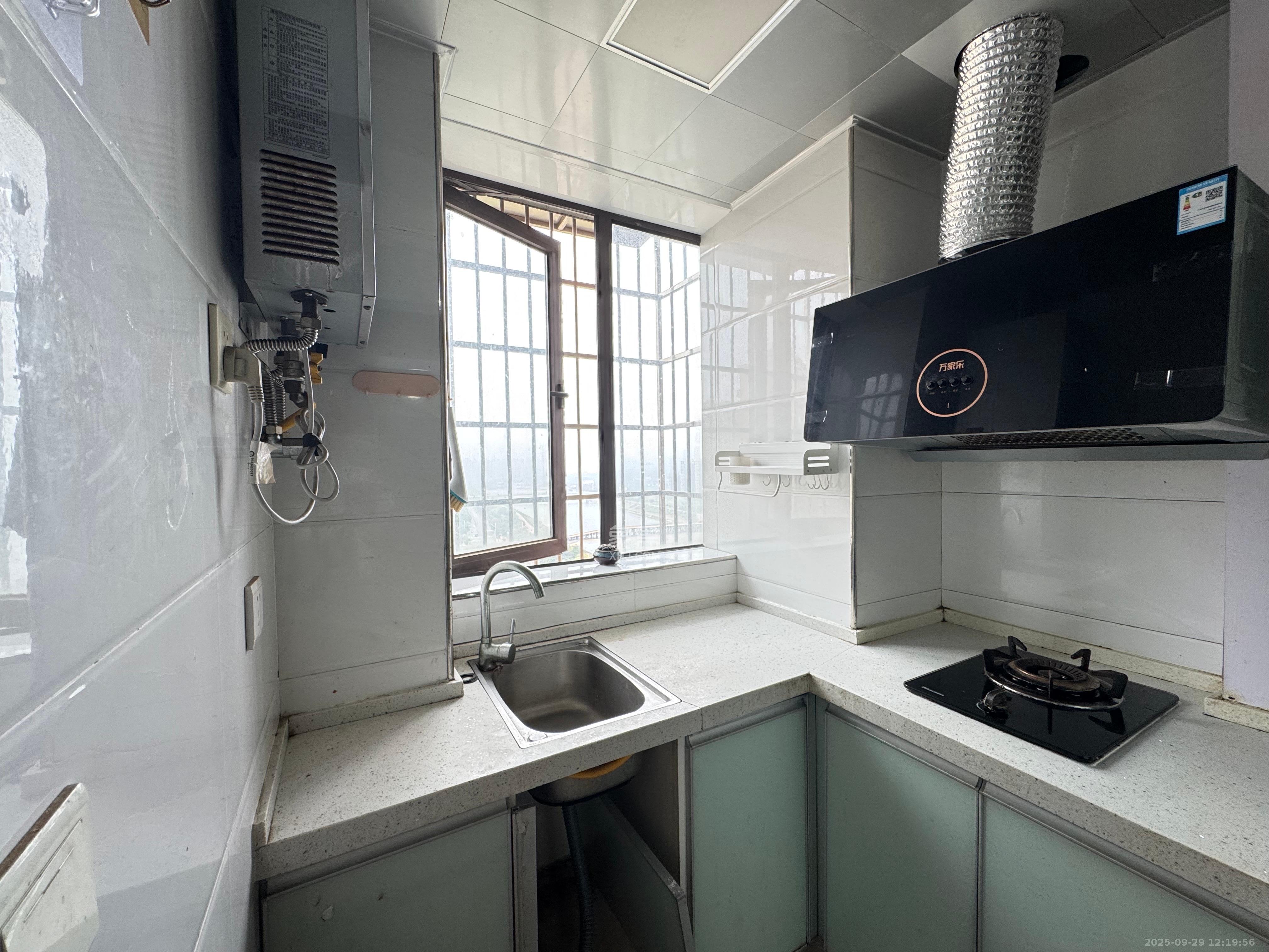 同鑫家园  1室1厅1卫    1400.0元/月室内图