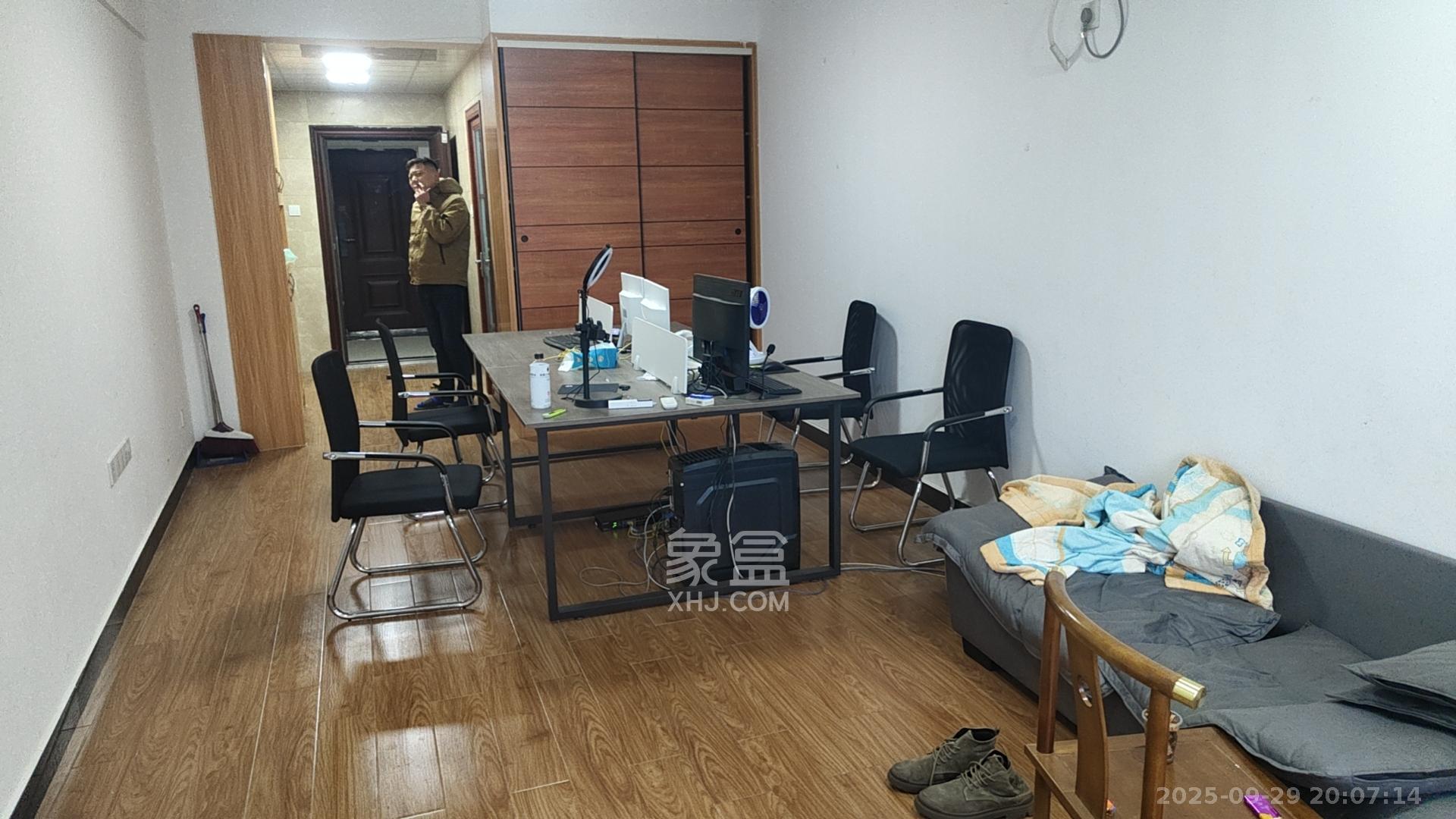 高升时代广场(冠铭商务中心) 1室1厅1卫 1300.0元/月 高升时代广场(冠铭商务中心) 1室1厅1卫 1300.0元/月室内图