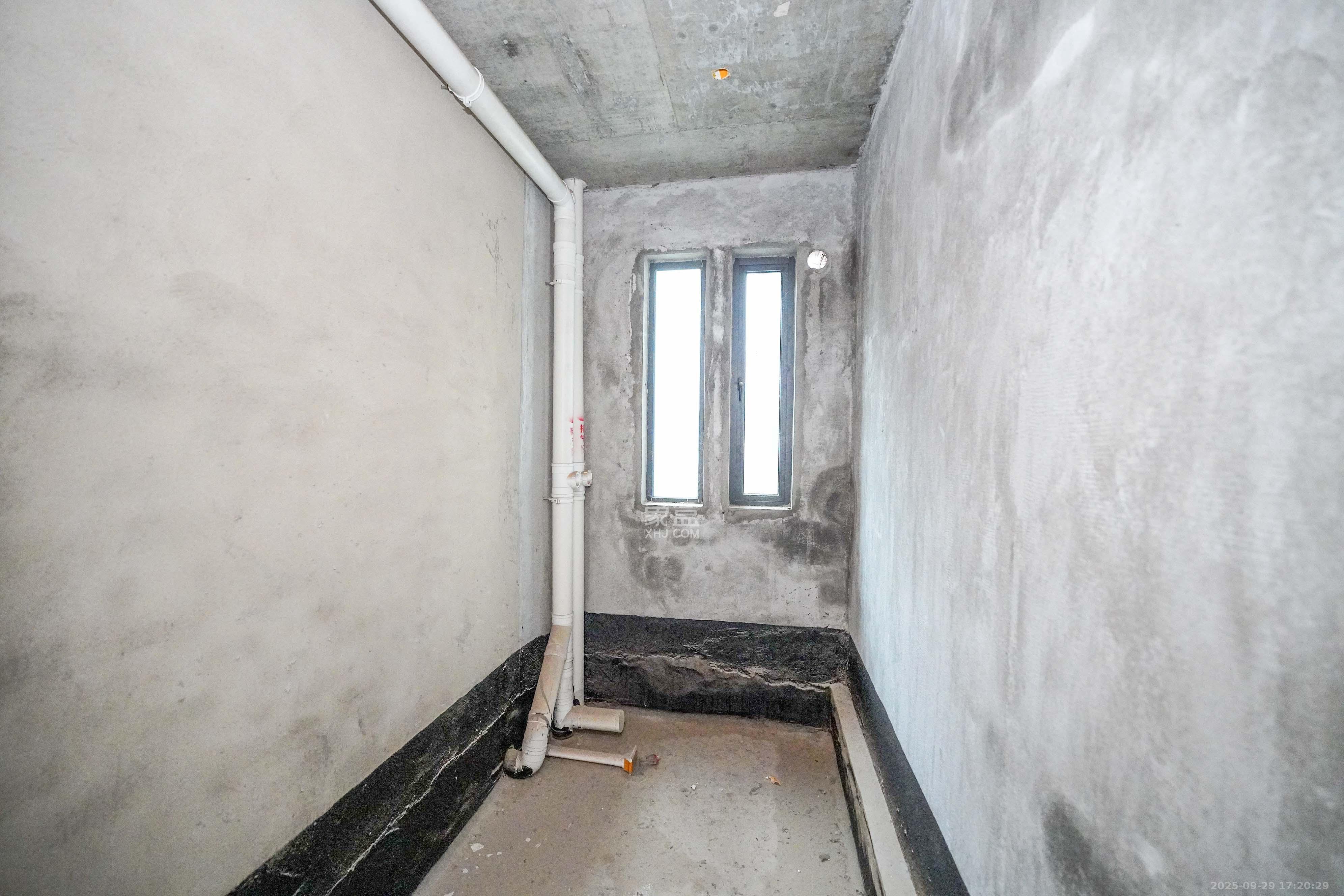 海伦堡爱ME城市 6室3厅3卫 228.0万 海伦堡爱ME城市 6室3厅3卫 228.0万卫生间