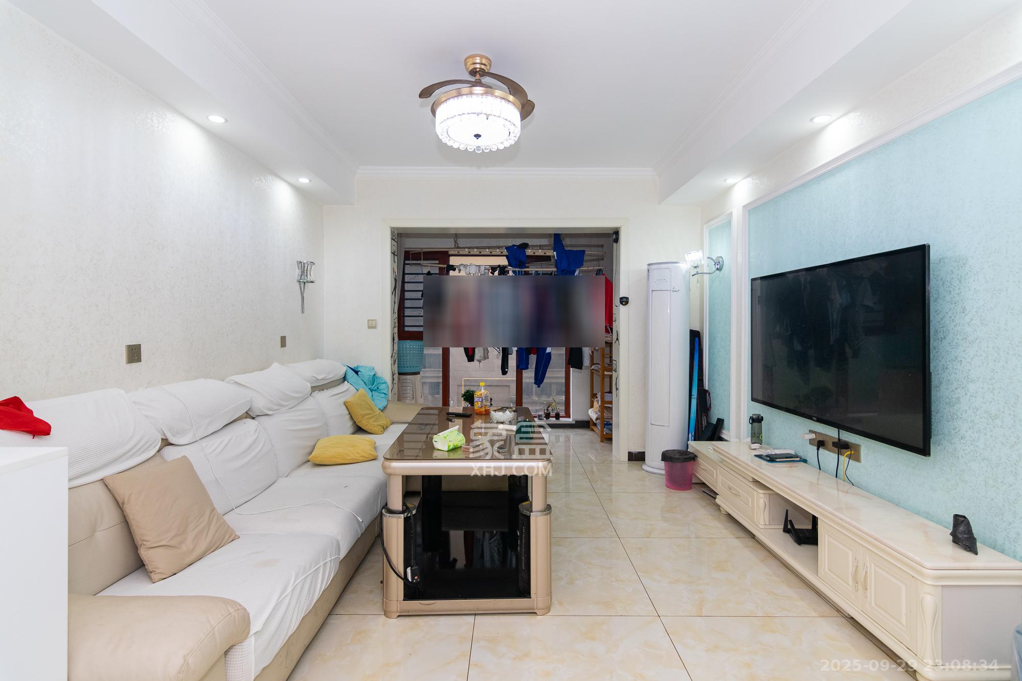 澳海谷山府 4室2厅2卫 75.0万 澳海谷山府 4室2厅2卫 75.0万客厅