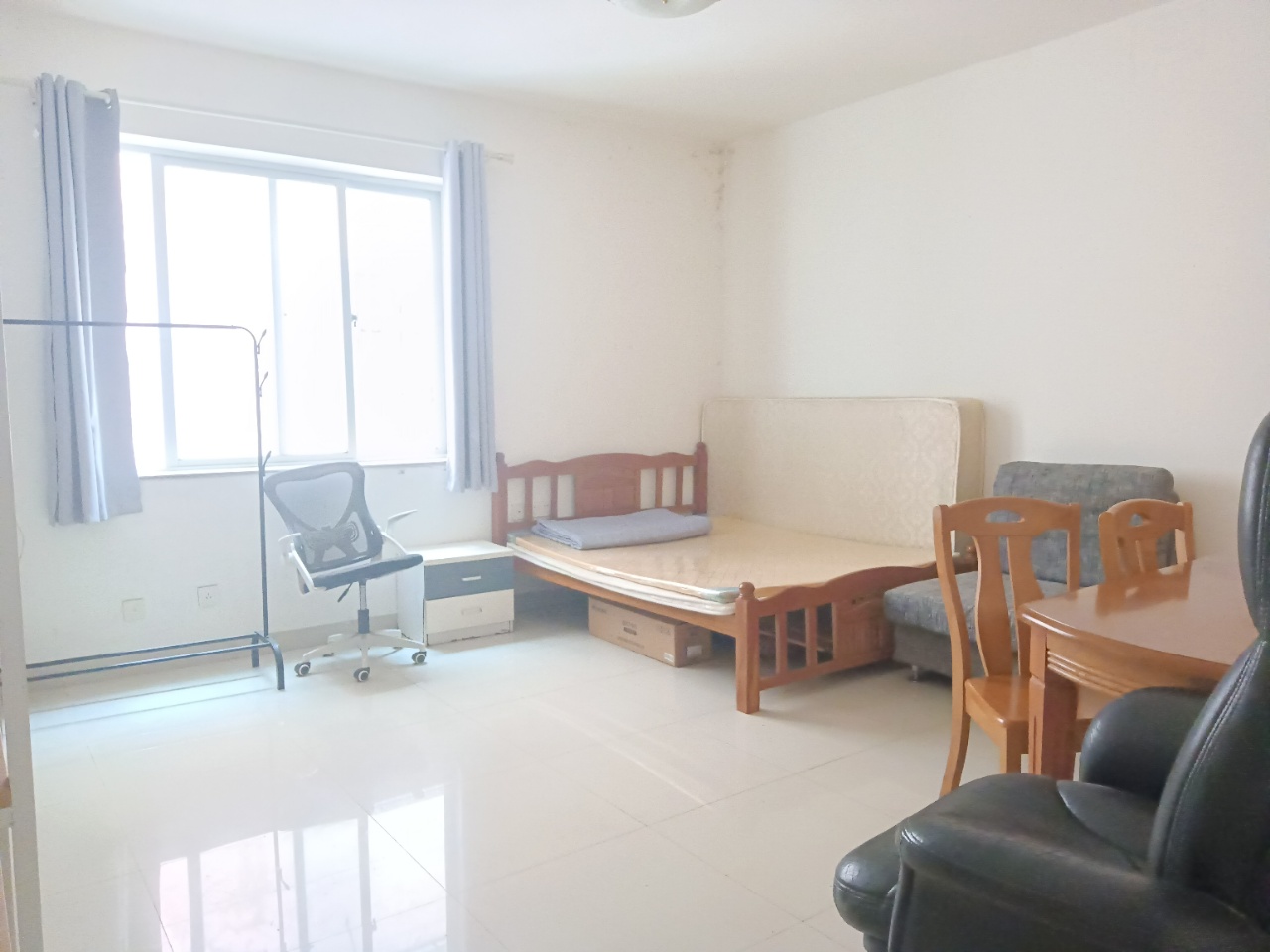 温州大厦 1室1厅1卫 1300.0元/月 温州大厦 1室1厅1卫 1300.0元/月室内图