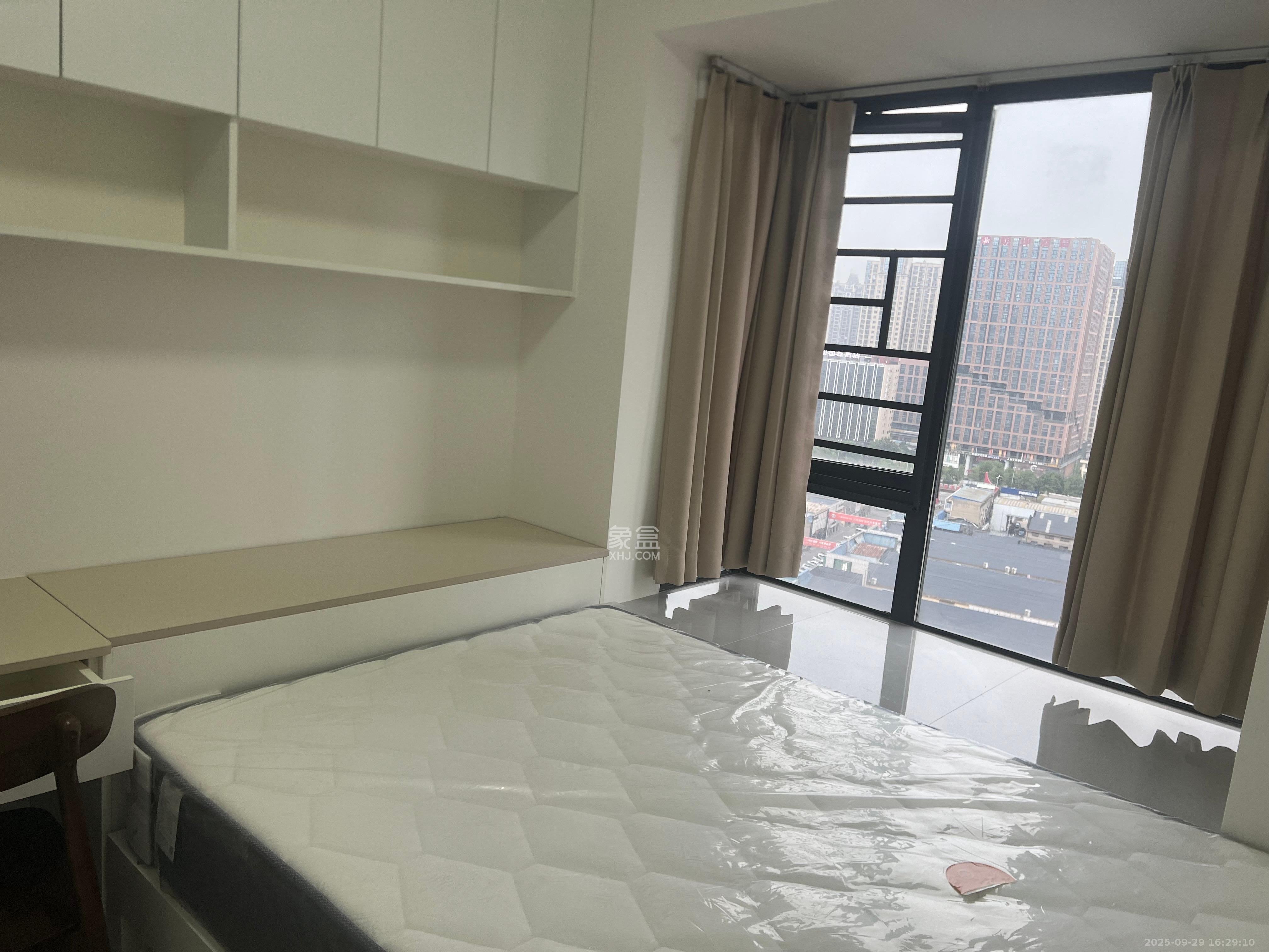 珑璟学府  3室1厅1卫   2300.00元/月室内图