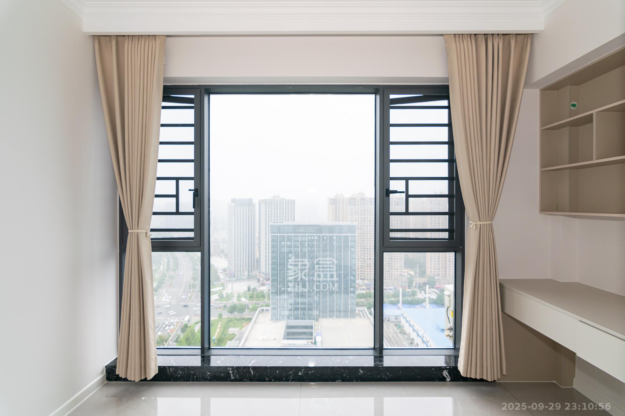 长高圆梦佳苑  4室2厅1卫    105.0万阳台