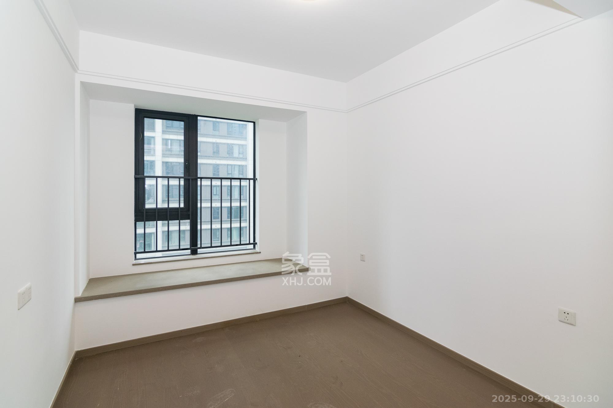 越秀湘江星汇城三期 4室2厅3卫 198.0万 越秀湘江星汇城三期 4室2厅3卫 198.0万卧室