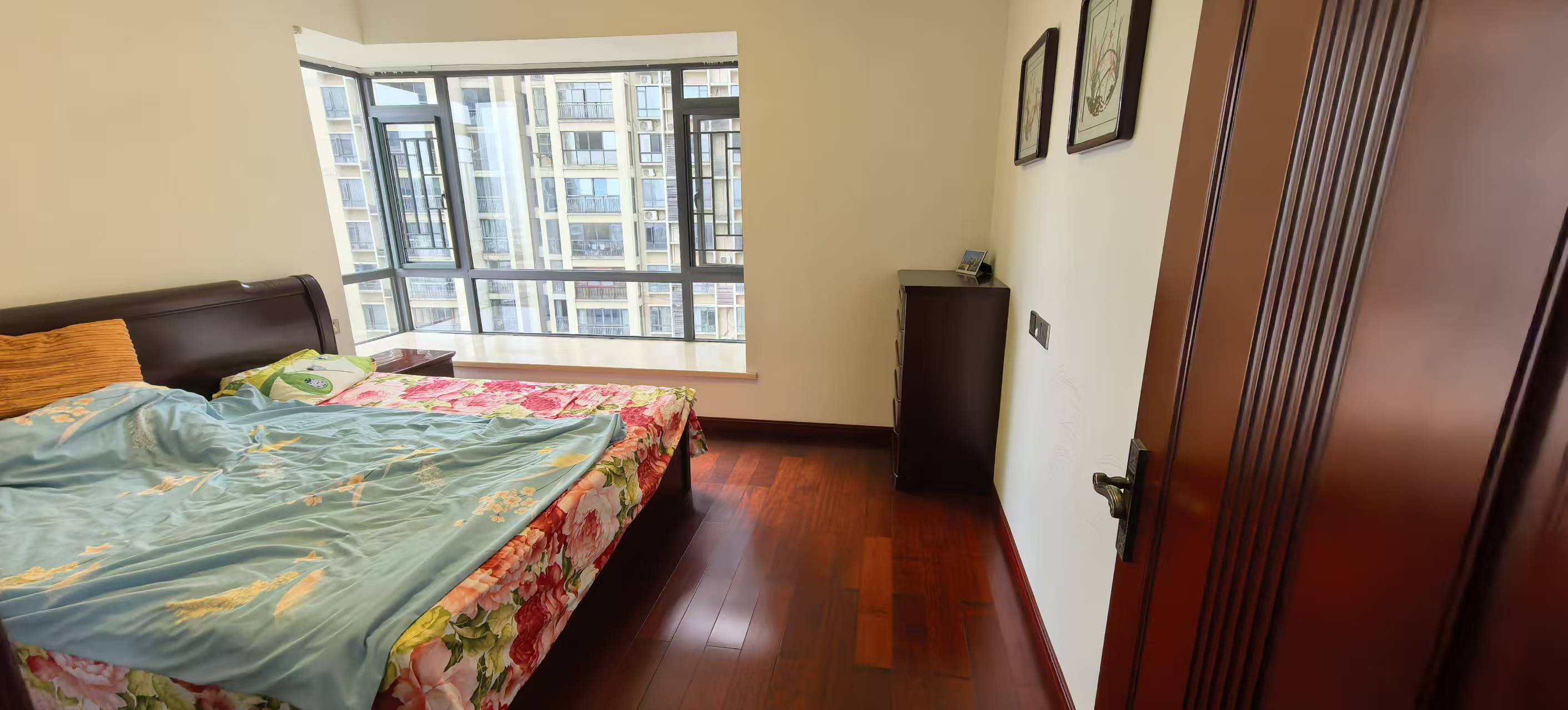 华晨御园 3室2厅2卫 83.0万 华晨御园 3室2厅2卫 83.0万室内图