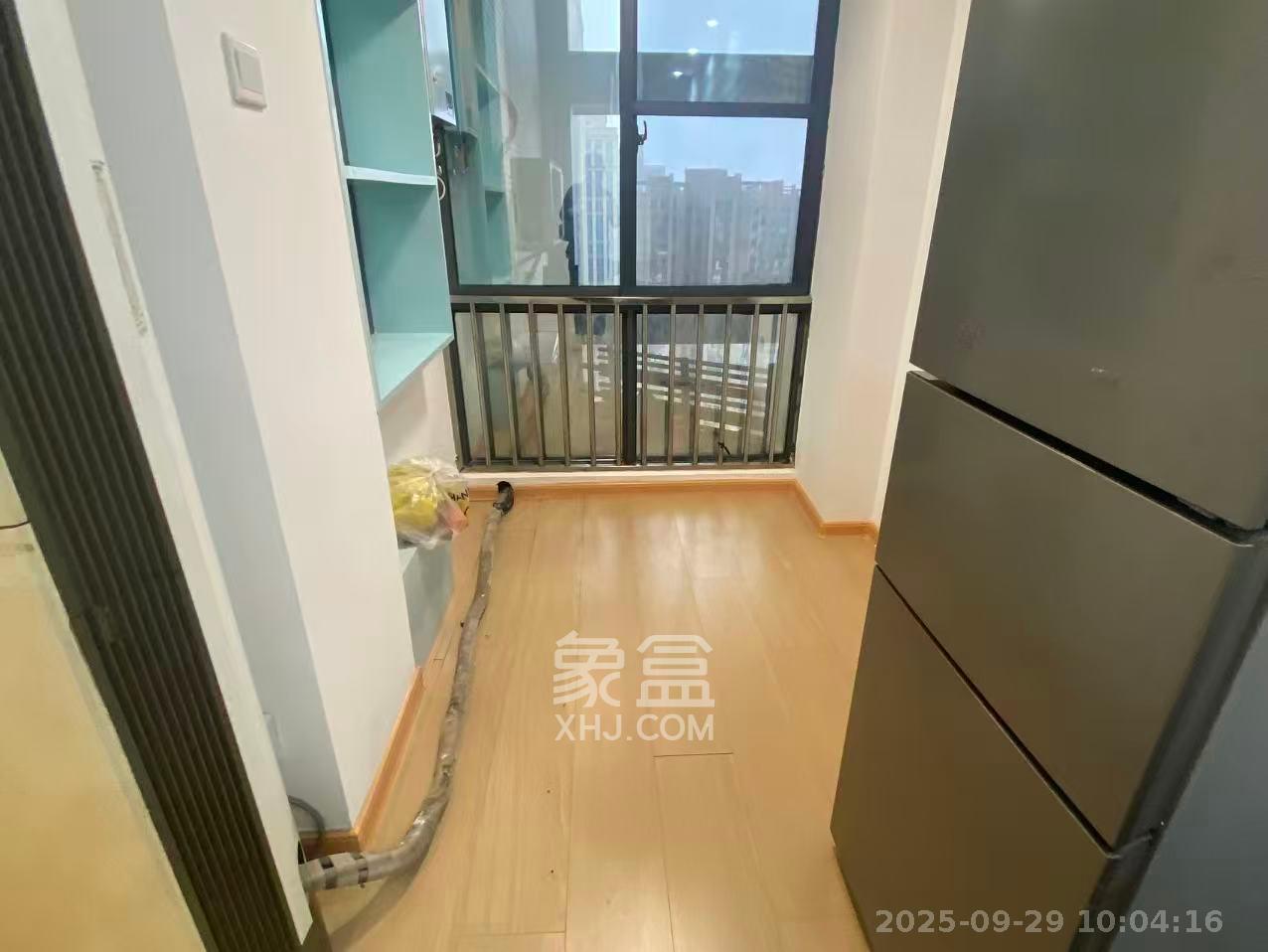 芙蓉蓉苑  2室1厅1卫    2600.0元/月 芙蓉蓉苑  2室1厅1卫    2600.0元/月室内图