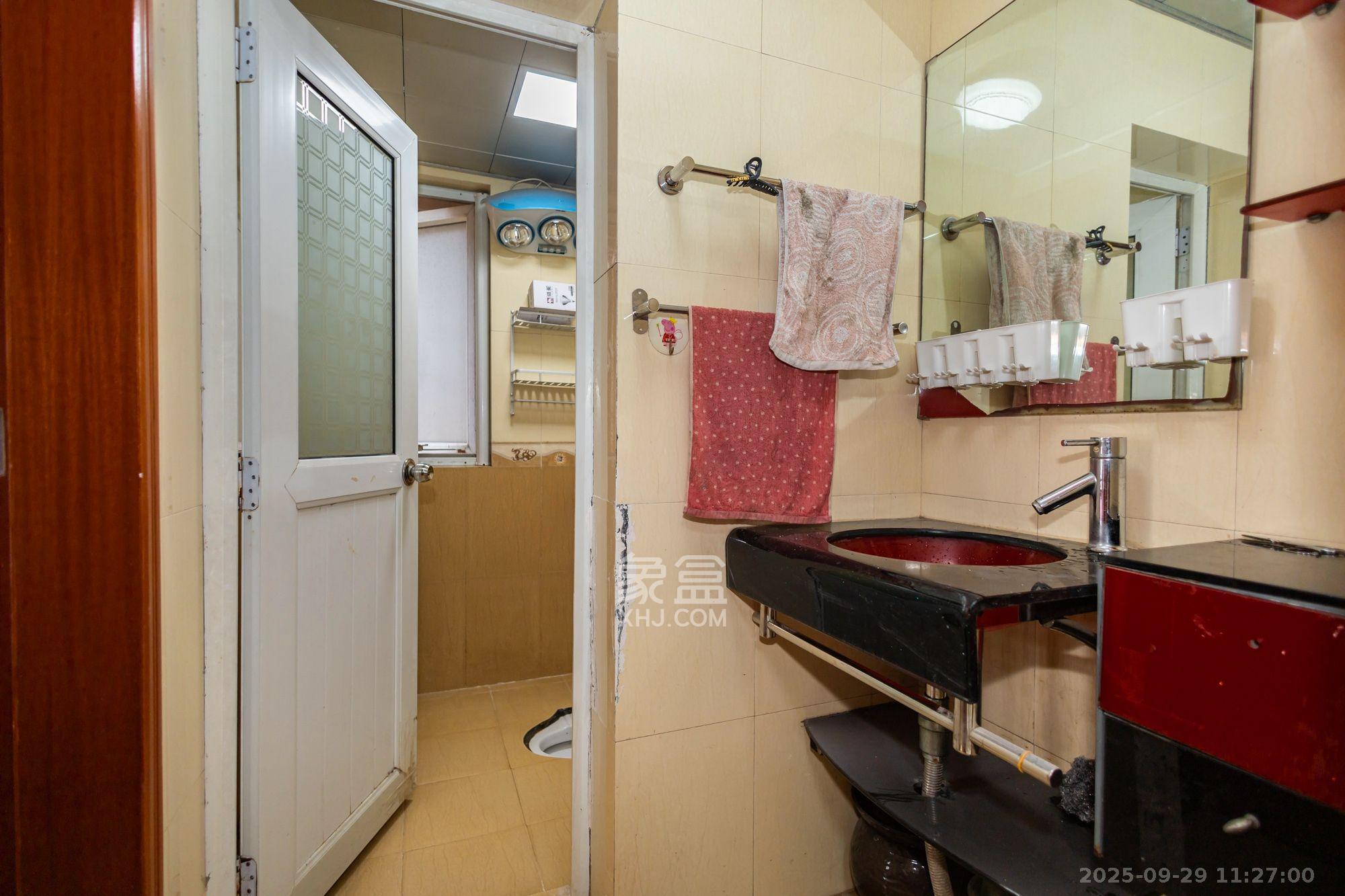 晶华美地  2室2厅1卫   1600.00元/月室内图