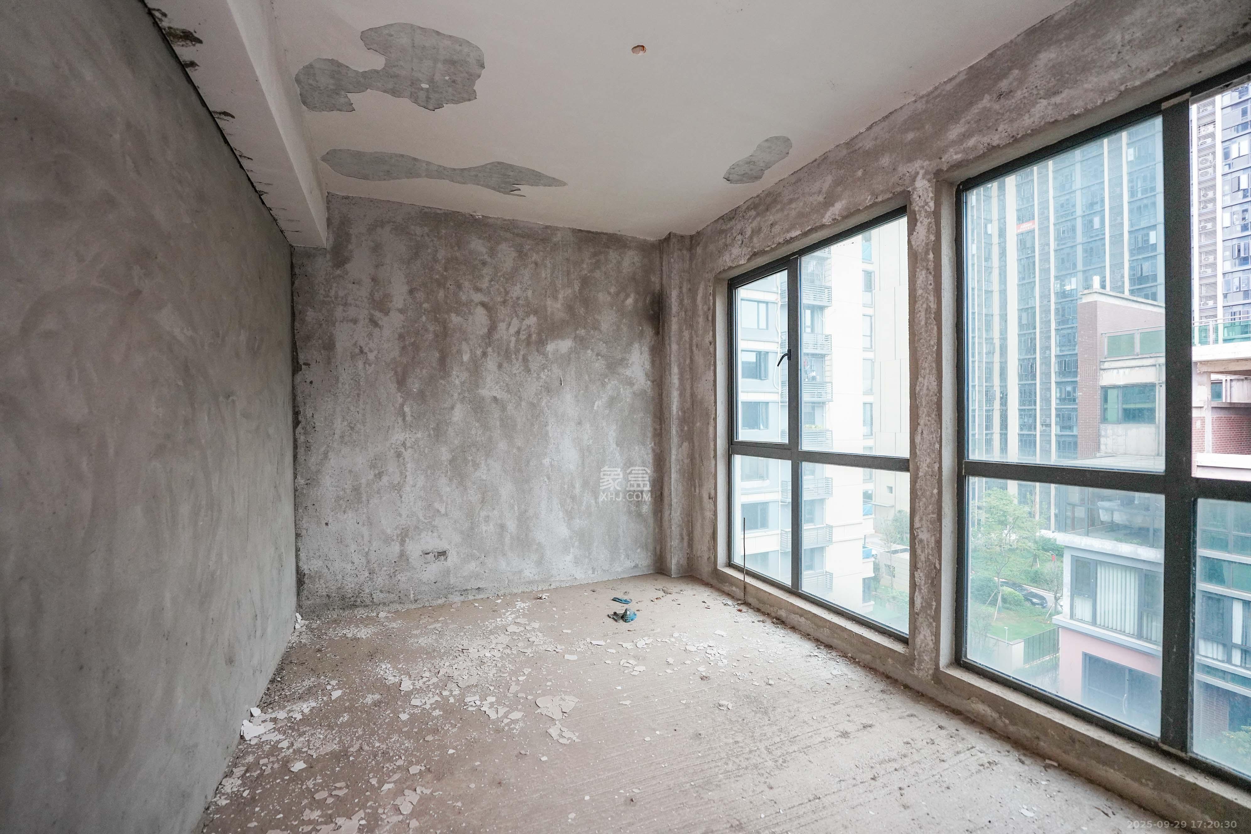 海伦堡爱ME城市 6室3厅3卫 228.0万 海伦堡爱ME城市 6室3厅3卫 228.0万卧室