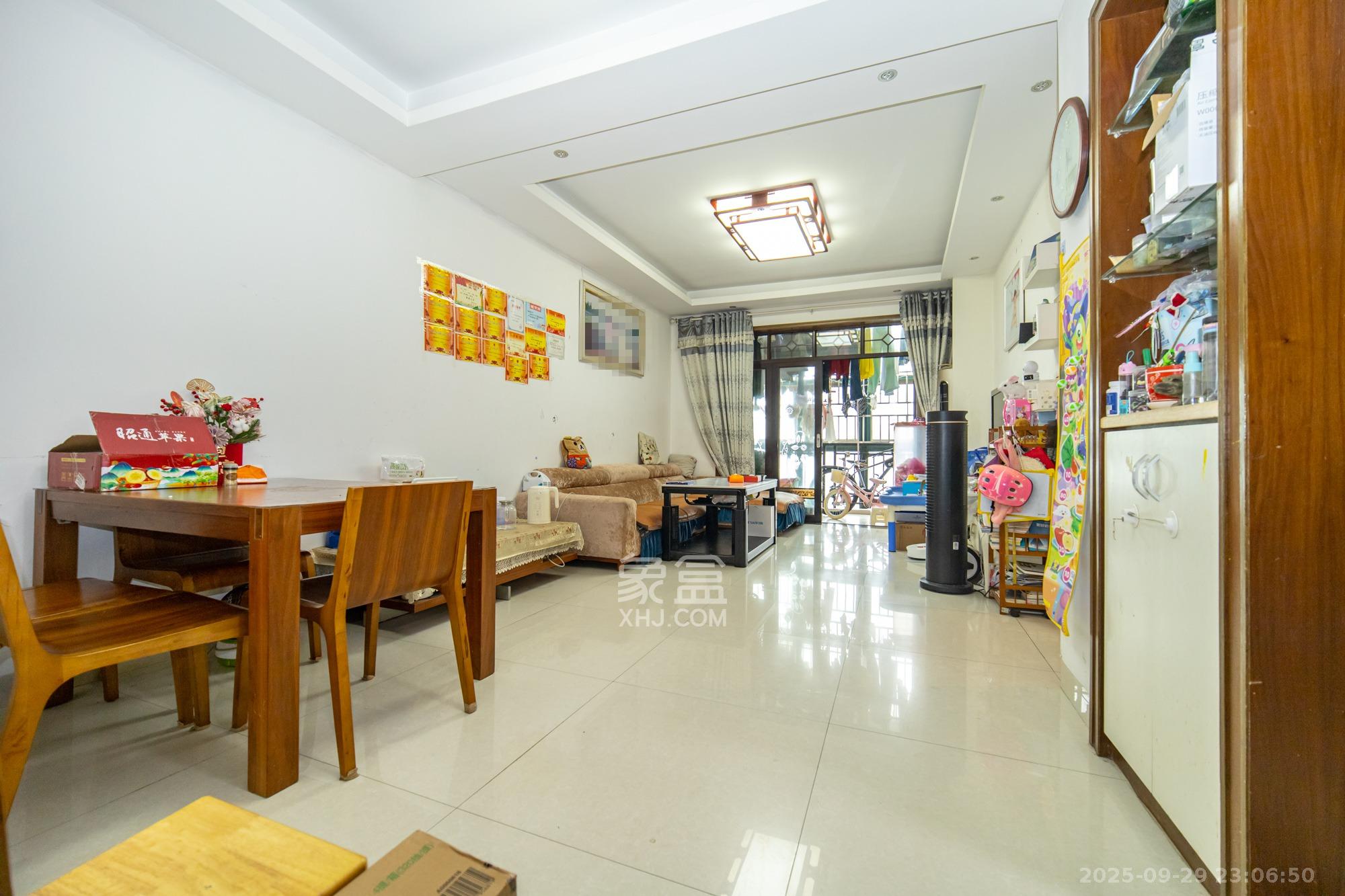 银盘鑫城  2室2厅1卫    48.8万客厅