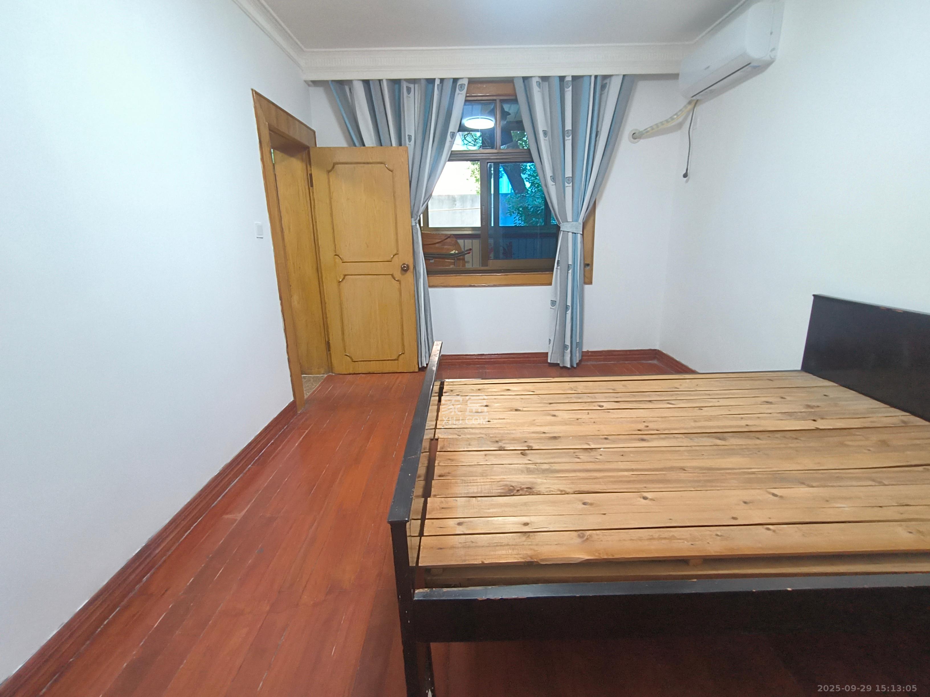 马家冲社区(马家冲小区) 3室2厅1卫 2500.0元/月 马家冲社区(马家冲小区) 3室2厅1卫 2500.0元/月室内图