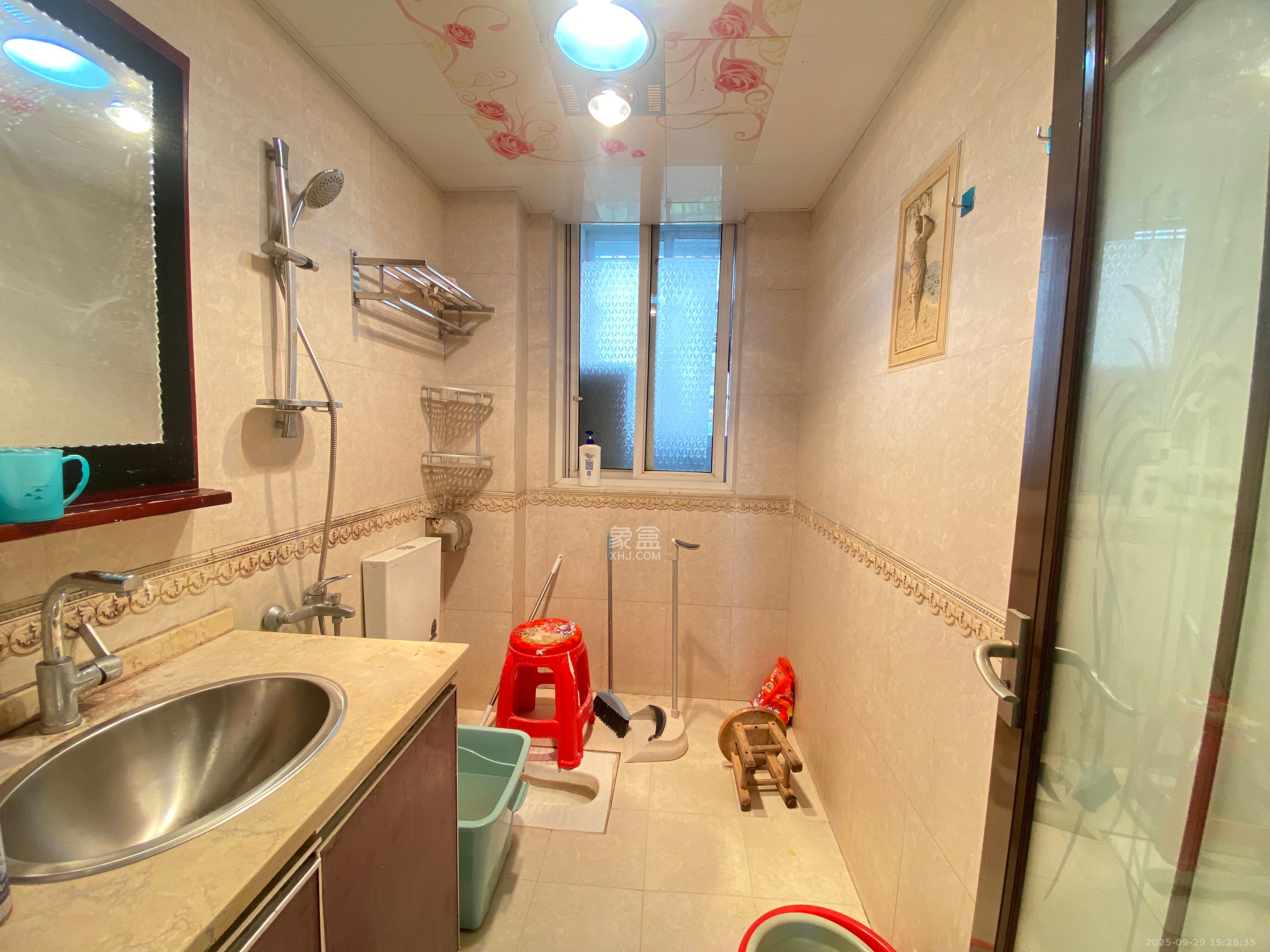 东城名苑 3室2厅2卫 1600.0元/月 东城名苑 3室2厅2卫 1600.0元/月室内图