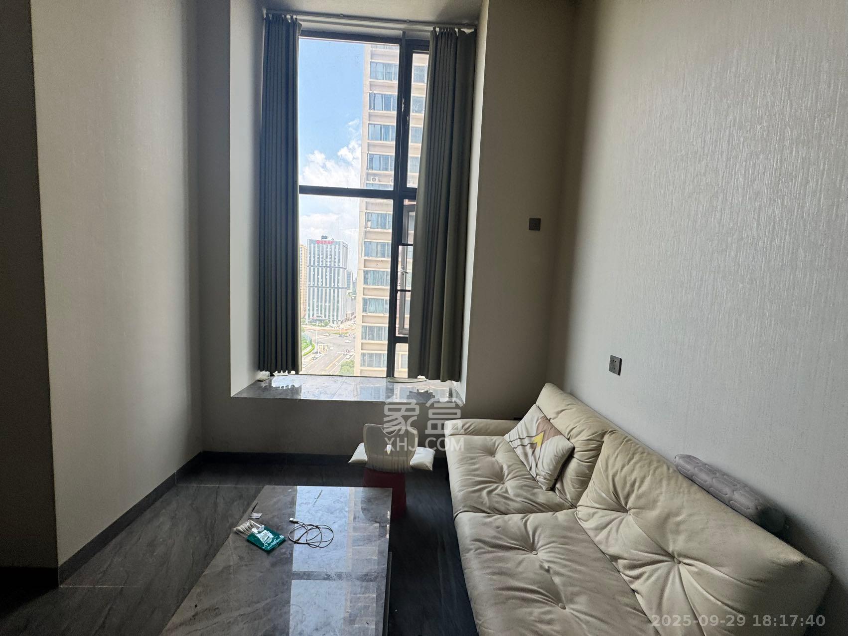 佳兆业云顶都汇 1室1厅1卫 1500.0元/月 佳兆业云顶都汇 1室1厅1卫 1500.0元/月室内图