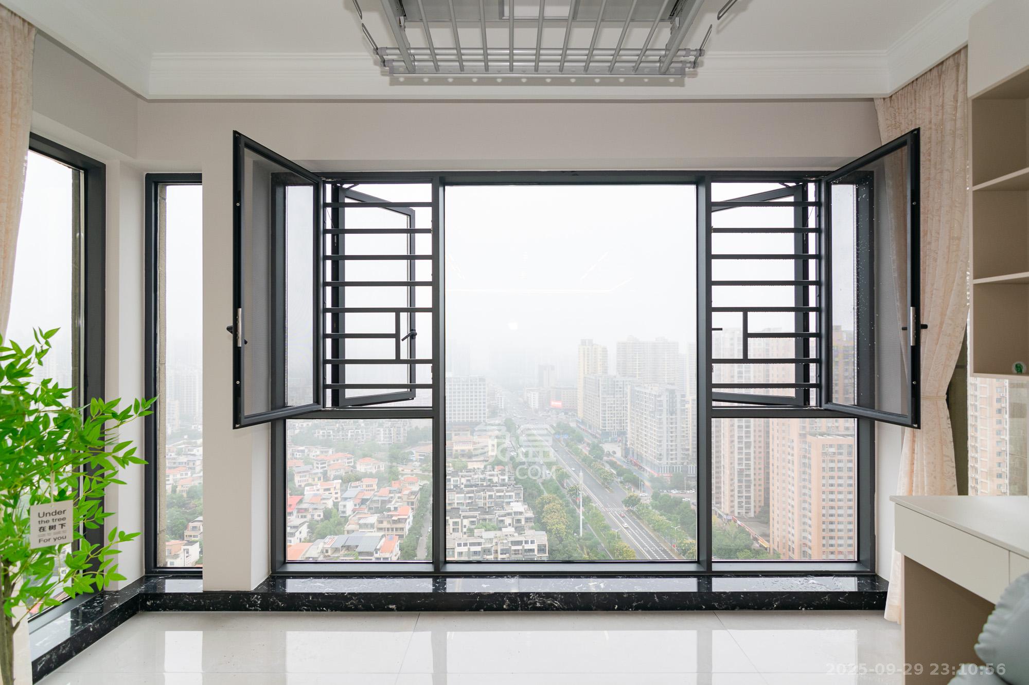 长高圆梦佳苑  4室2厅1卫    105.0万阳台