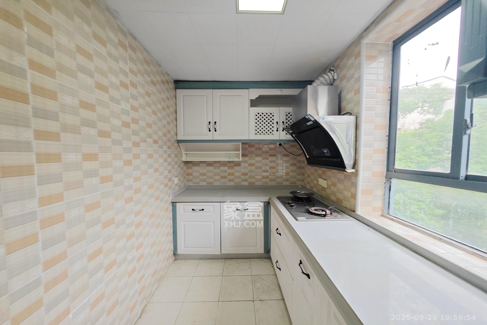 桂花二村 2室2厅1卫 38.0万 桂花二村 2室2厅1卫 38.0万厨房