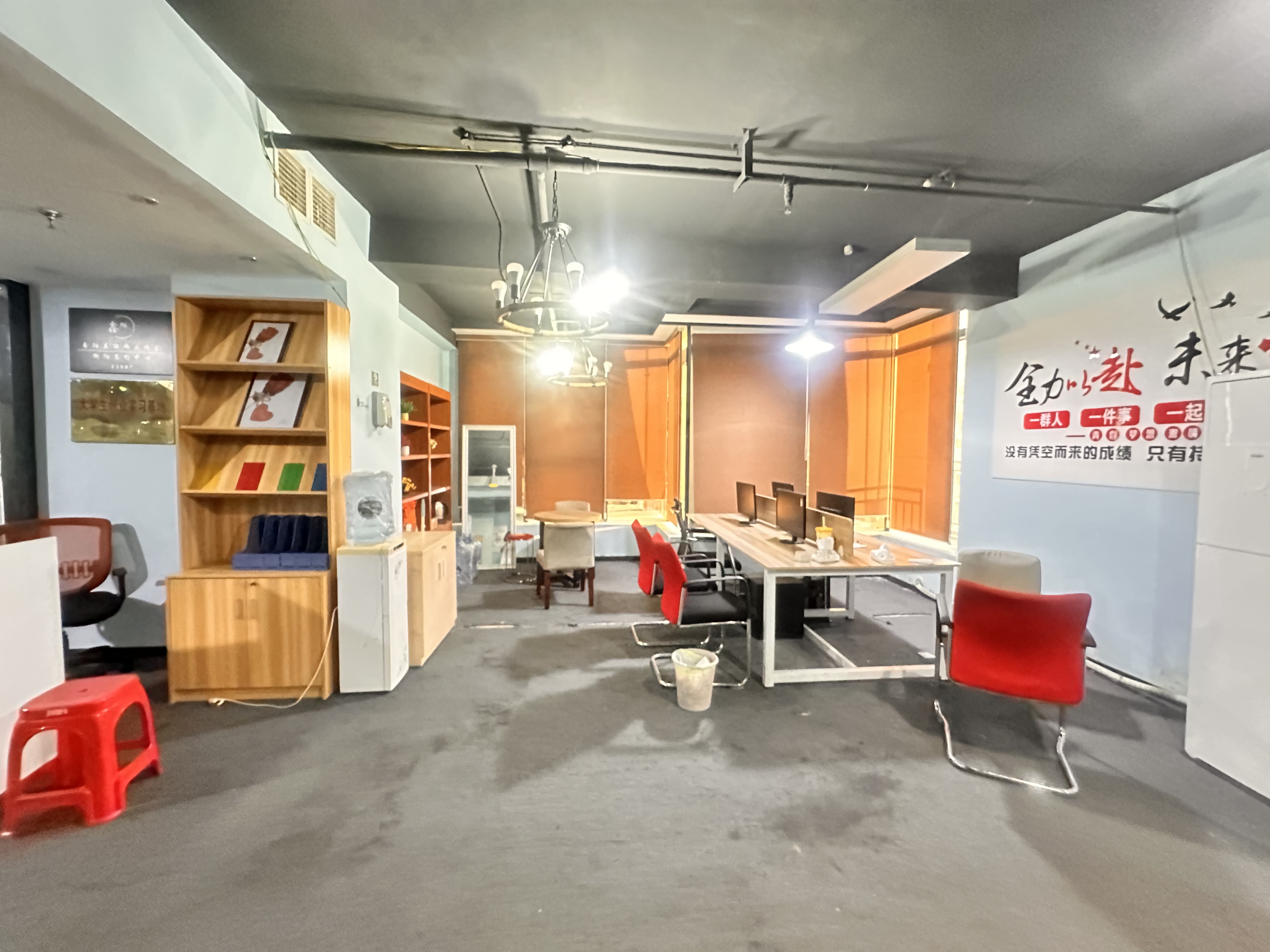 中建国际大厦  4室2厅1卫    4500.0元/月室内图