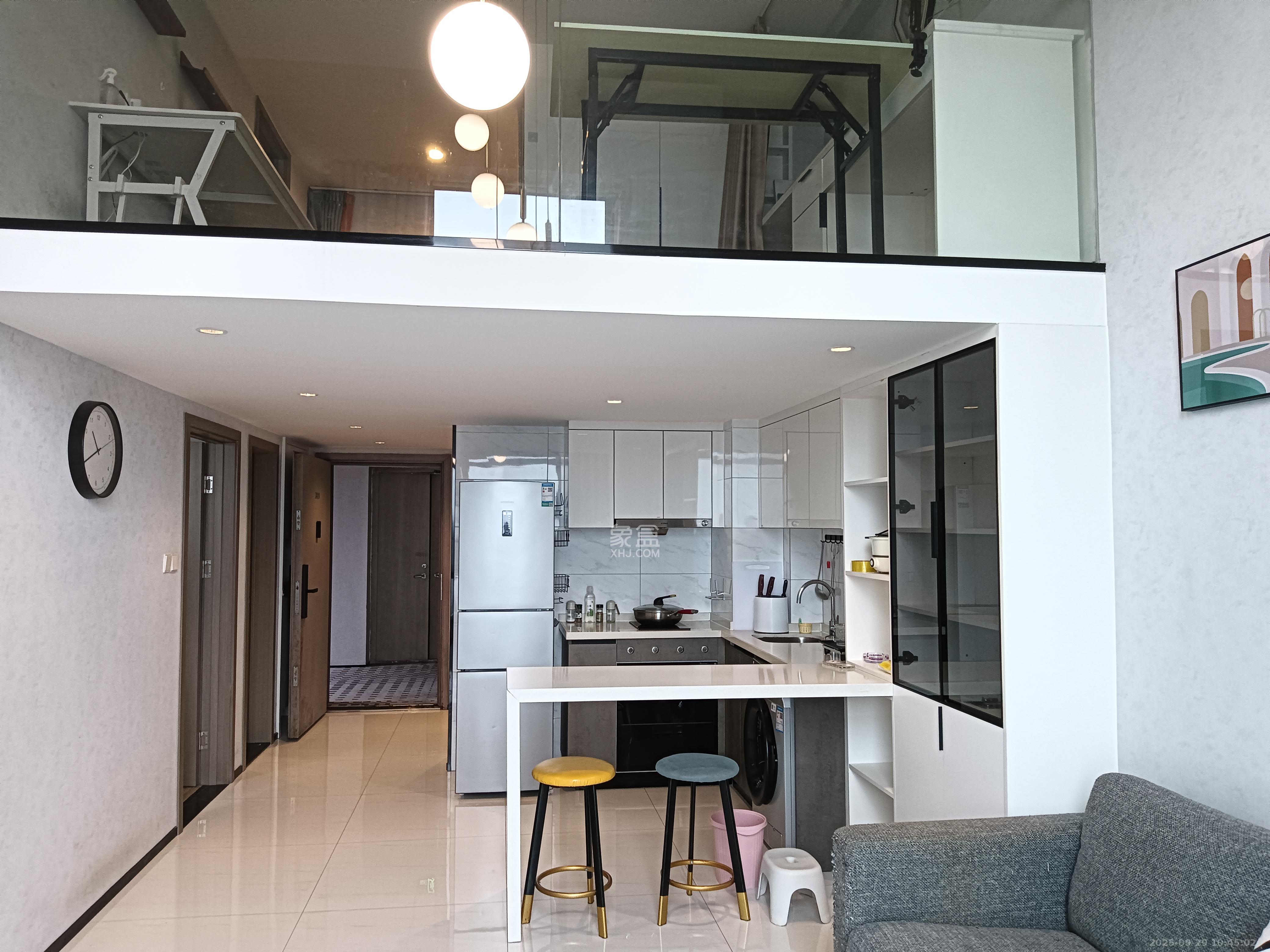 藏珑湖上公馆  3室2厅2卫    5800.0元/月室内图