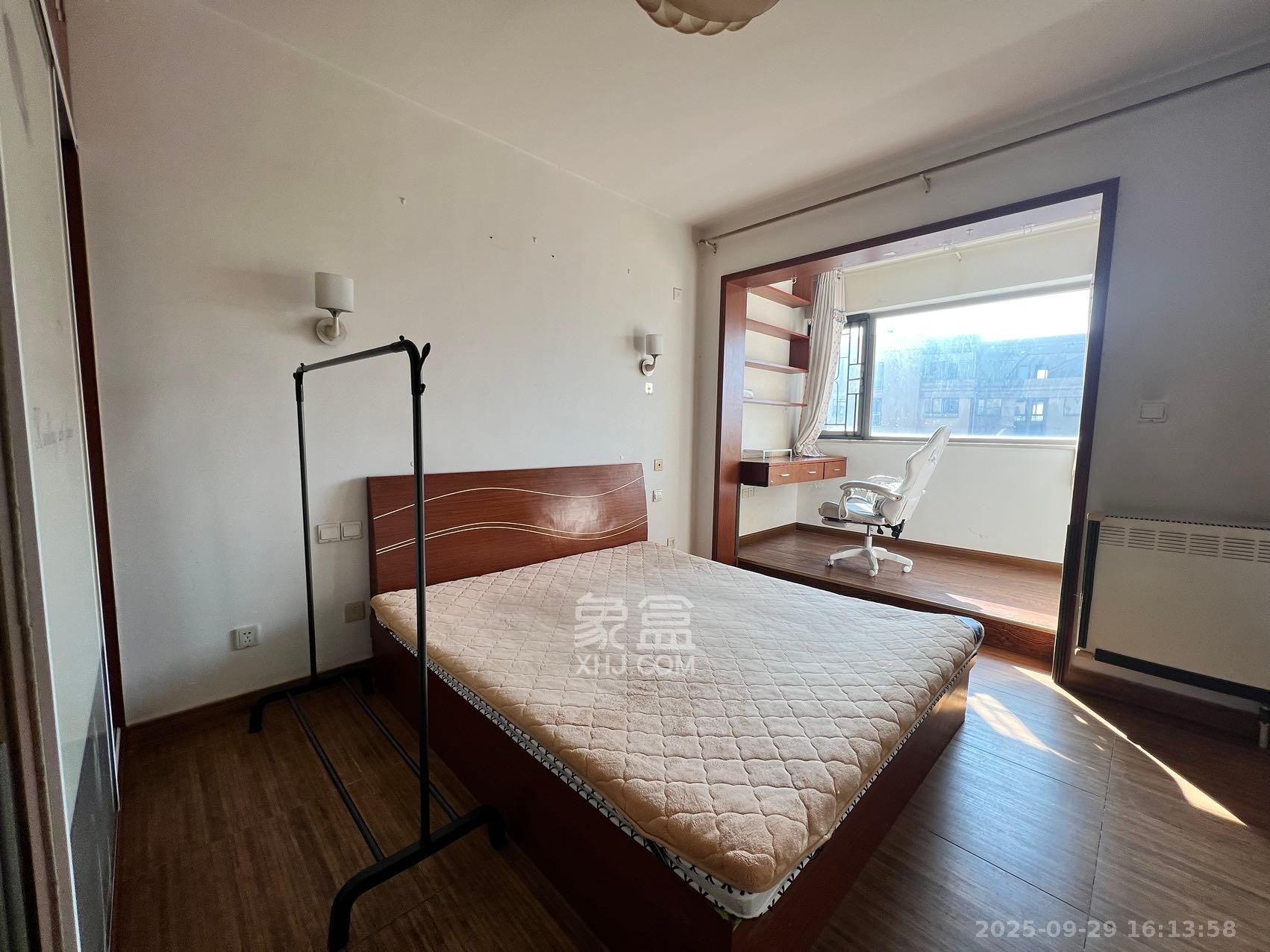 怡海星城 2室2厅1卫 1400.0元/月 怡海星城 2室2厅1卫 1400.0元/月室内图