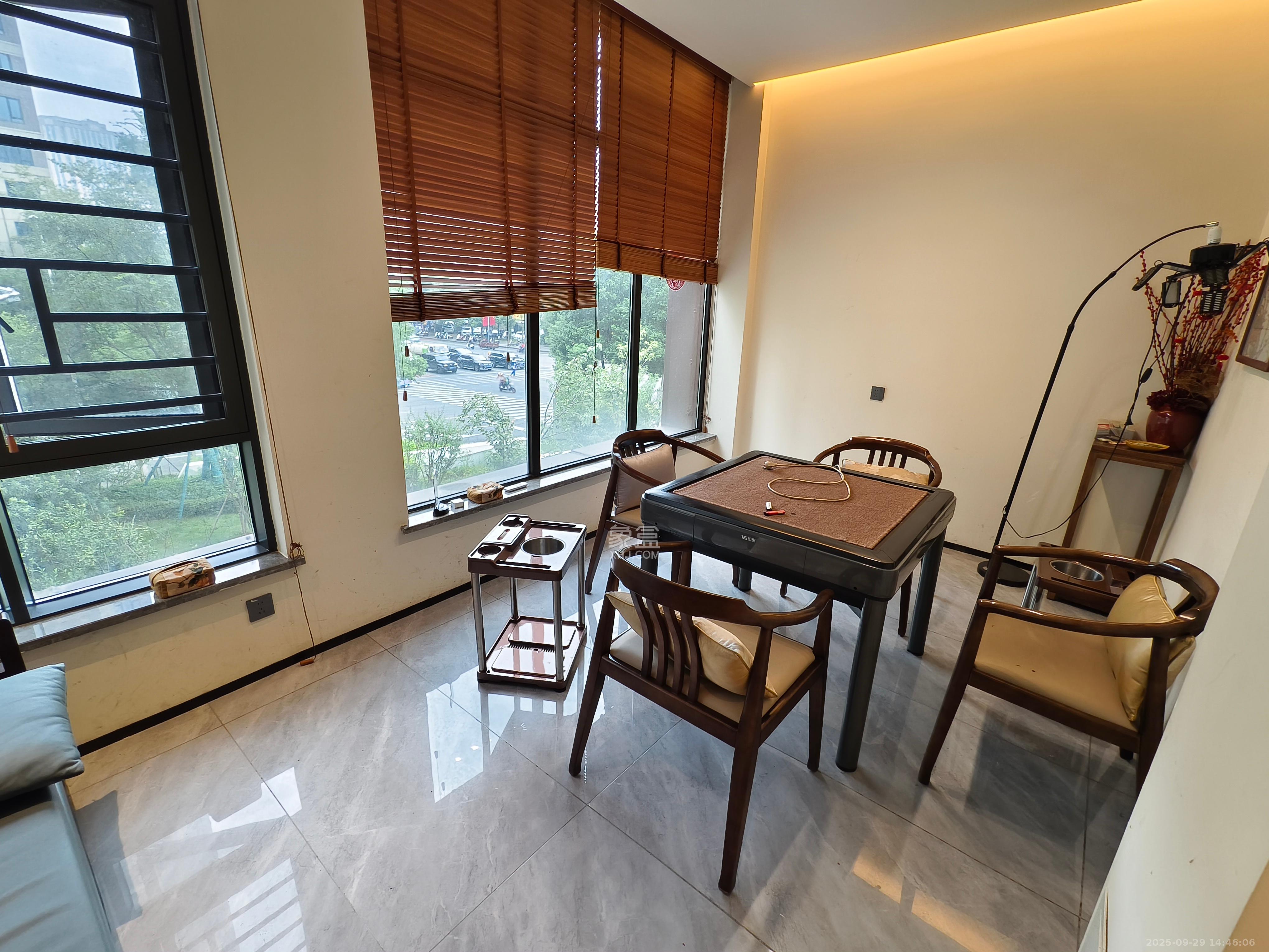 招商华发天汇   97.61㎡      9500.0元/月室内图