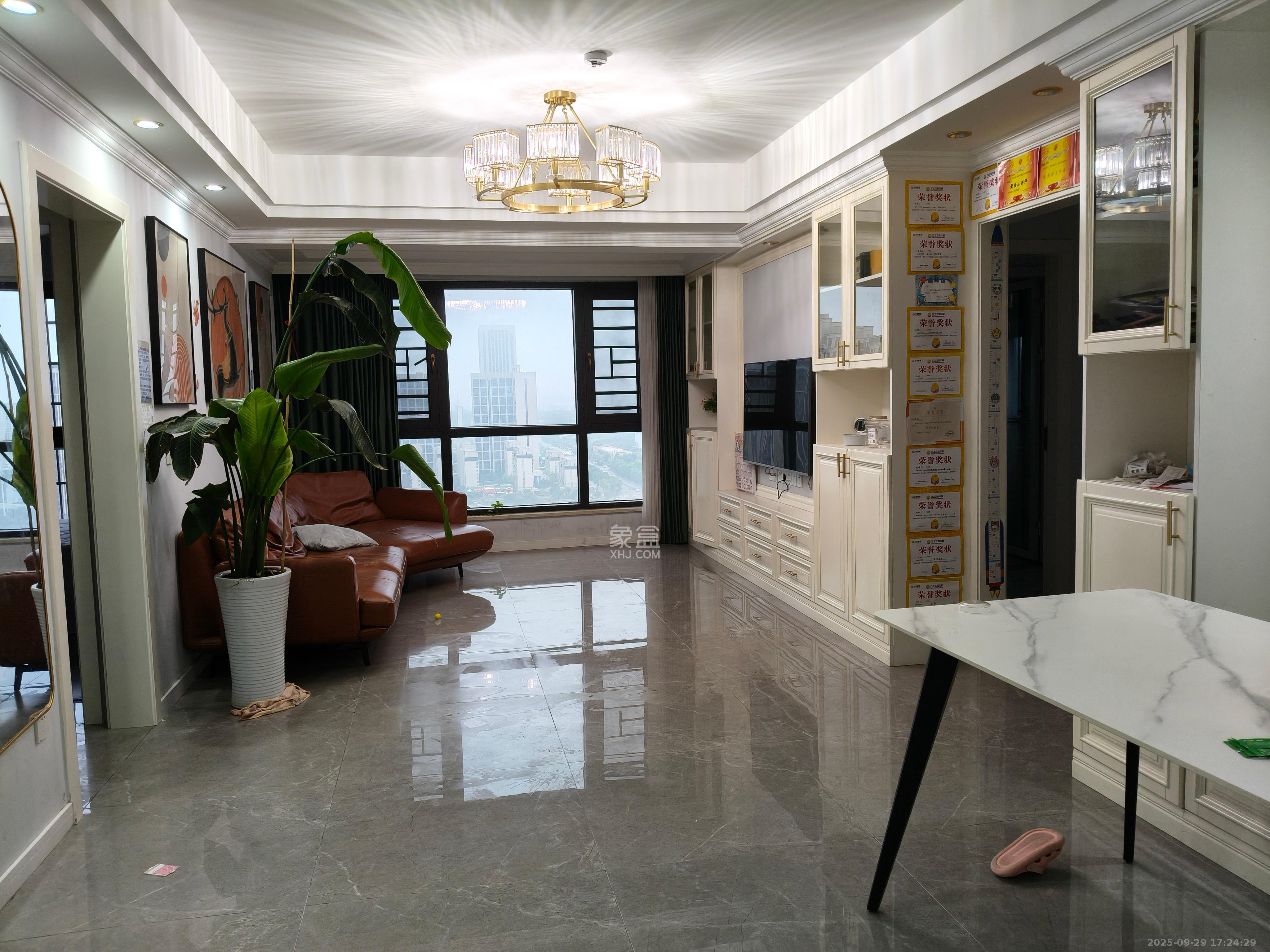 星湖湾二期高层 3室1厅2卫 2800.0元/月 星湖湾二期高层 3室1厅2卫 2800.0元/月室内图