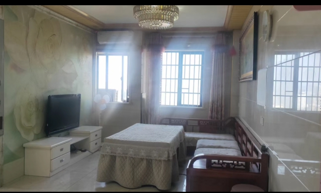 凤南小区 3室1厅1卫 750.0元/月 凤南小区 3室1厅1卫 750.0元/月室内图