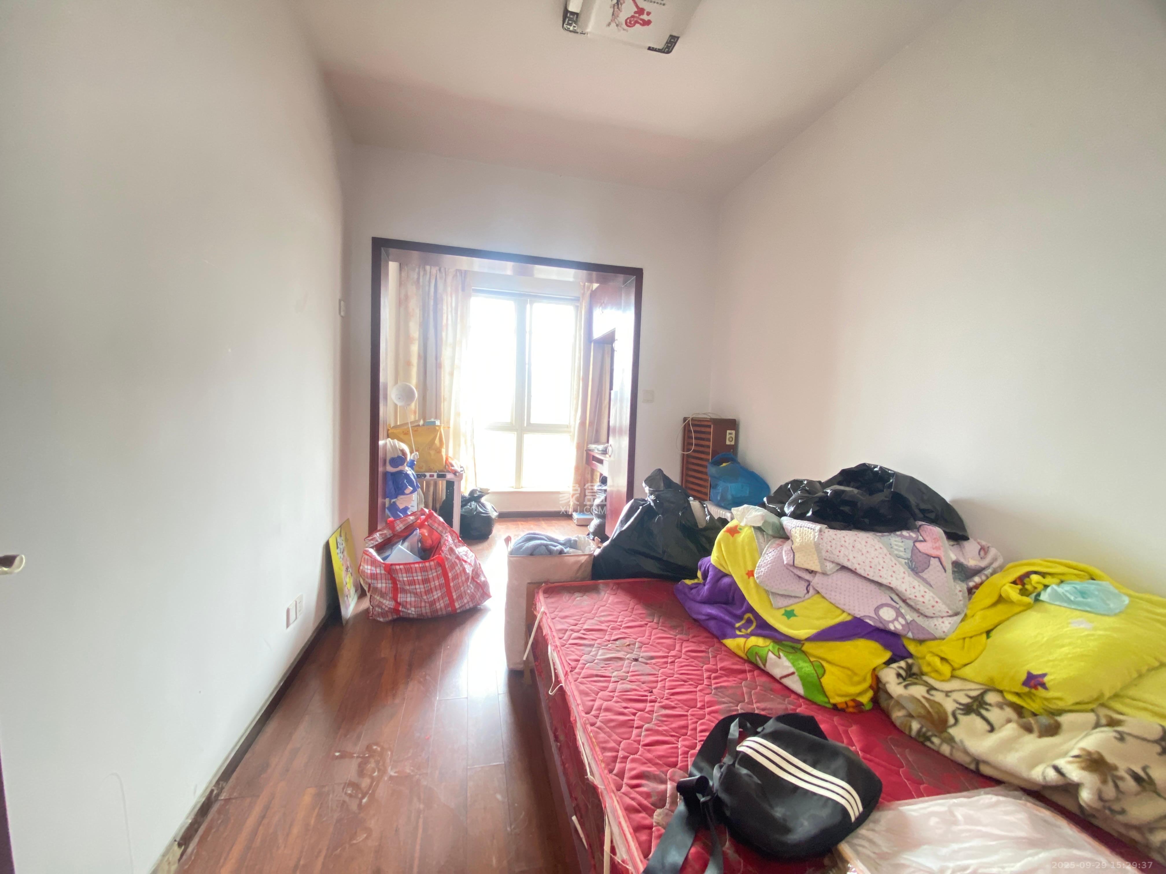 东城名苑 3室2厅2卫 1600.0元/月 东城名苑 3室2厅2卫 1600.0元/月室内图