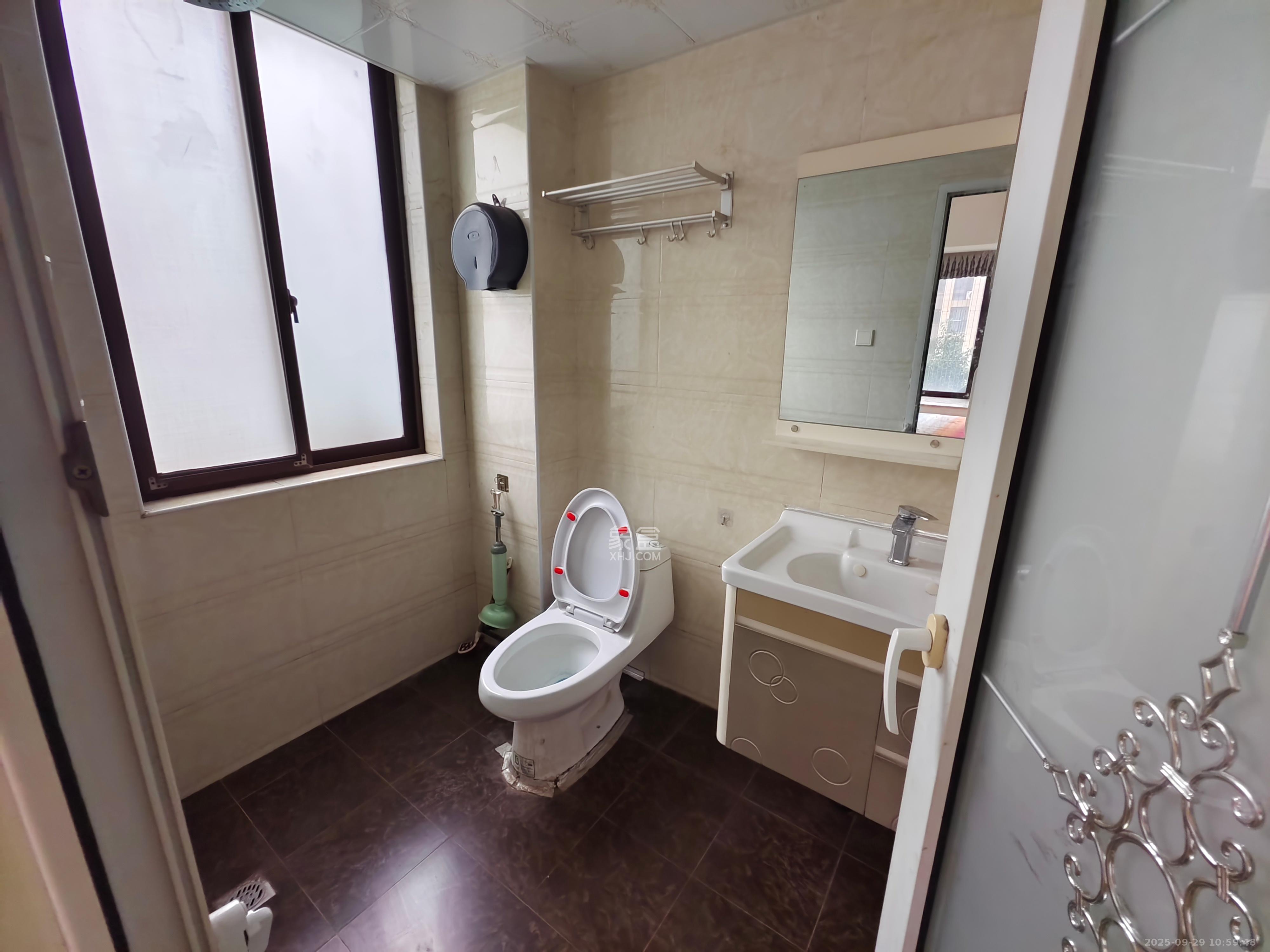 金房奥斯卡 3室2厅2卫 2500.0元/月 金房奥斯卡 3室2厅2卫 2500.0元/月室内图