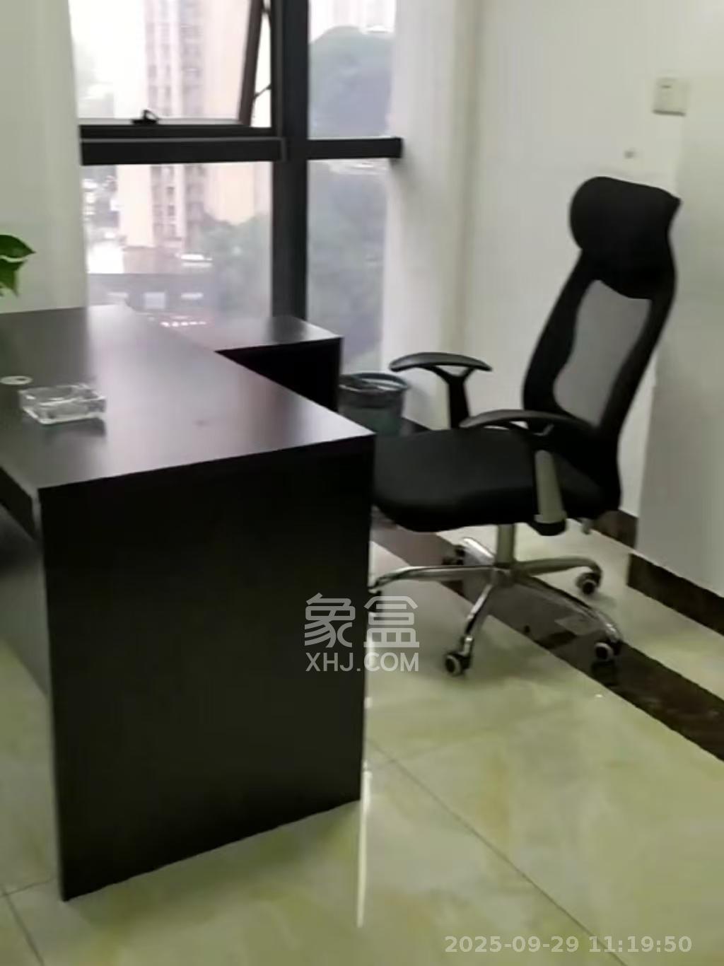 万坤图财富广场 2室1厅1卫 3400.0元/月 万坤图财富广场 2室1厅1卫 3400.0元/月室内图