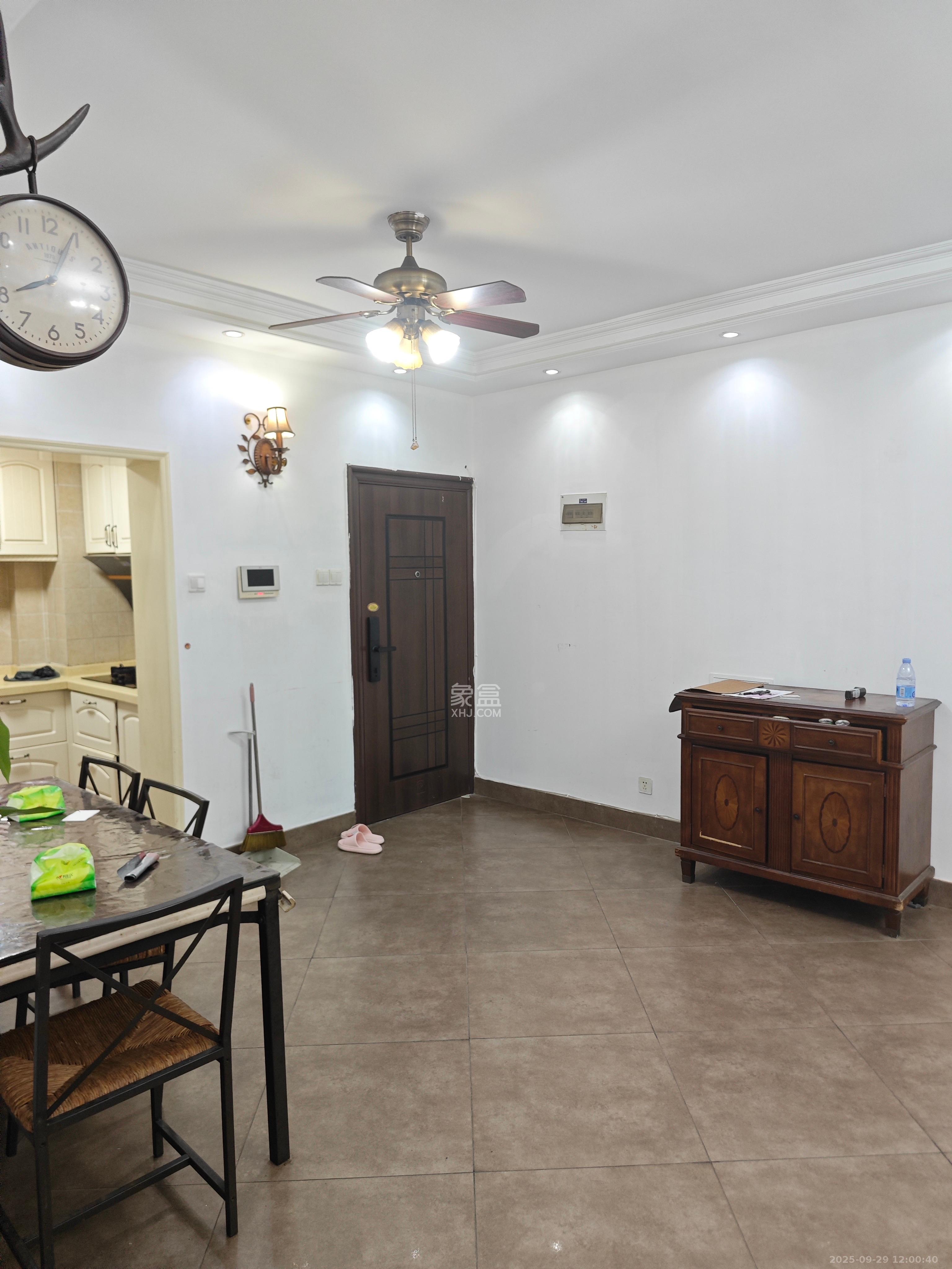 万象新天 2室1厅1卫 2000.0元/月 万象新天 2室1厅1卫 2000.0元/月室内图