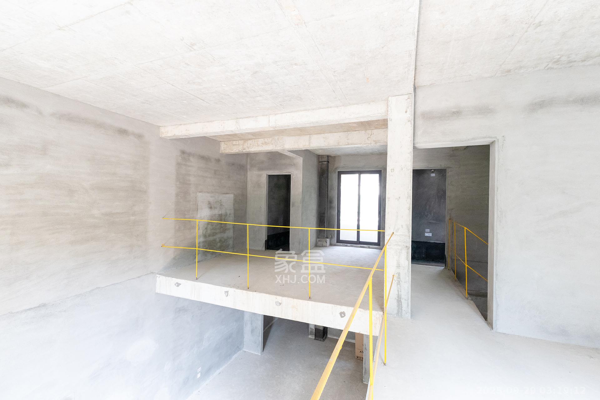 龙湖璟宸原著(龙湖紫宸) 4室2厅2卫 228.0万 龙湖璟宸原著(龙湖紫宸) 4室2厅2卫 228.0万卧室