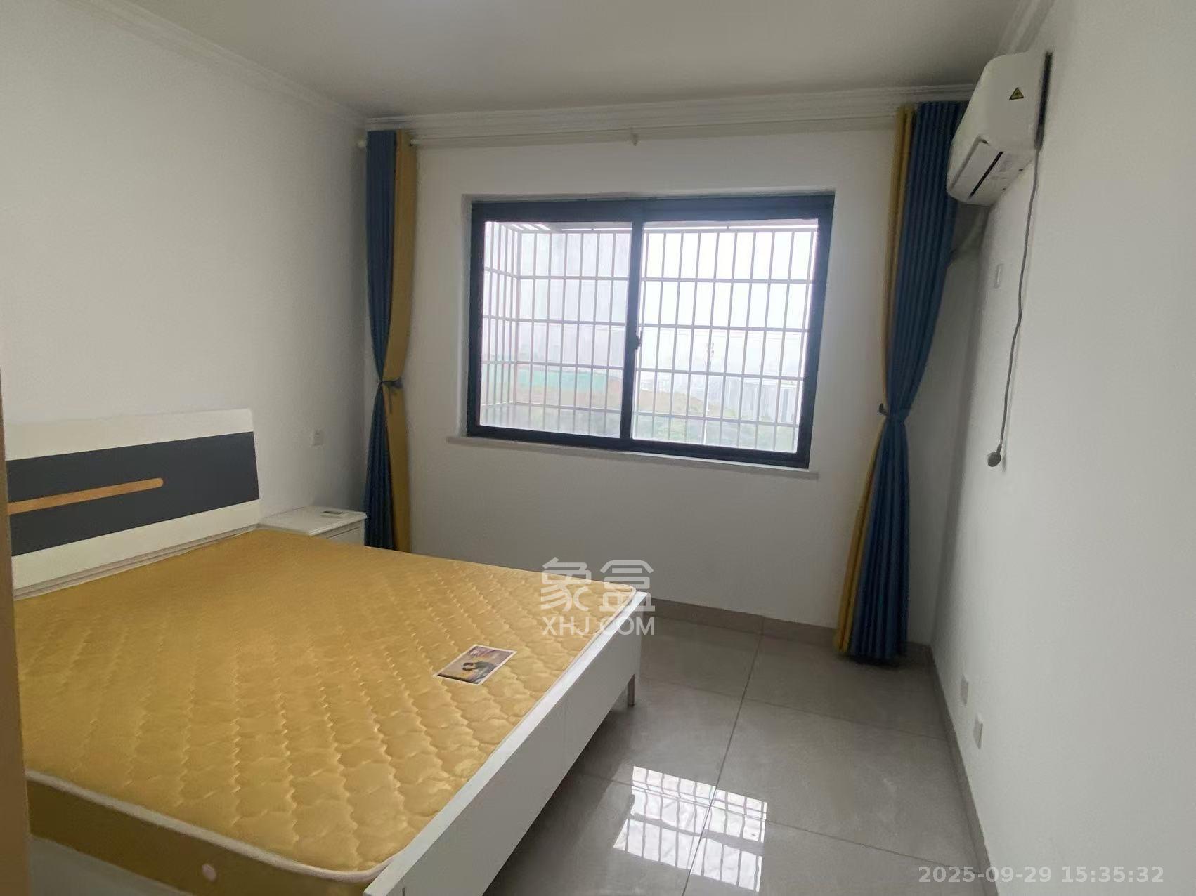 华龙家园（和泰家园）  3室2厅2卫    2200.0元/月室内图