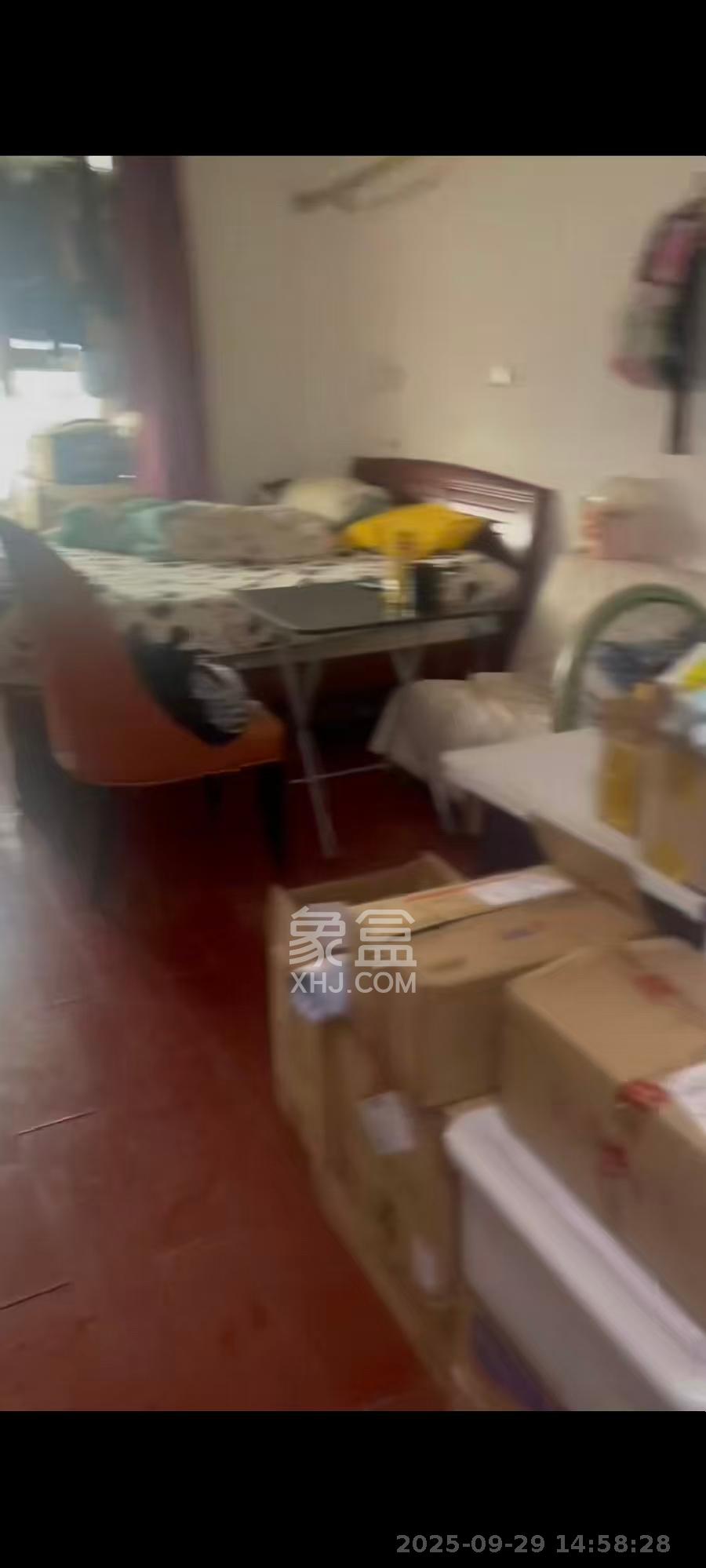 芙蓉同发 1室1厅1卫 1400.0元/月 芙蓉同发 1室1厅1卫 1400.0元/月室内图