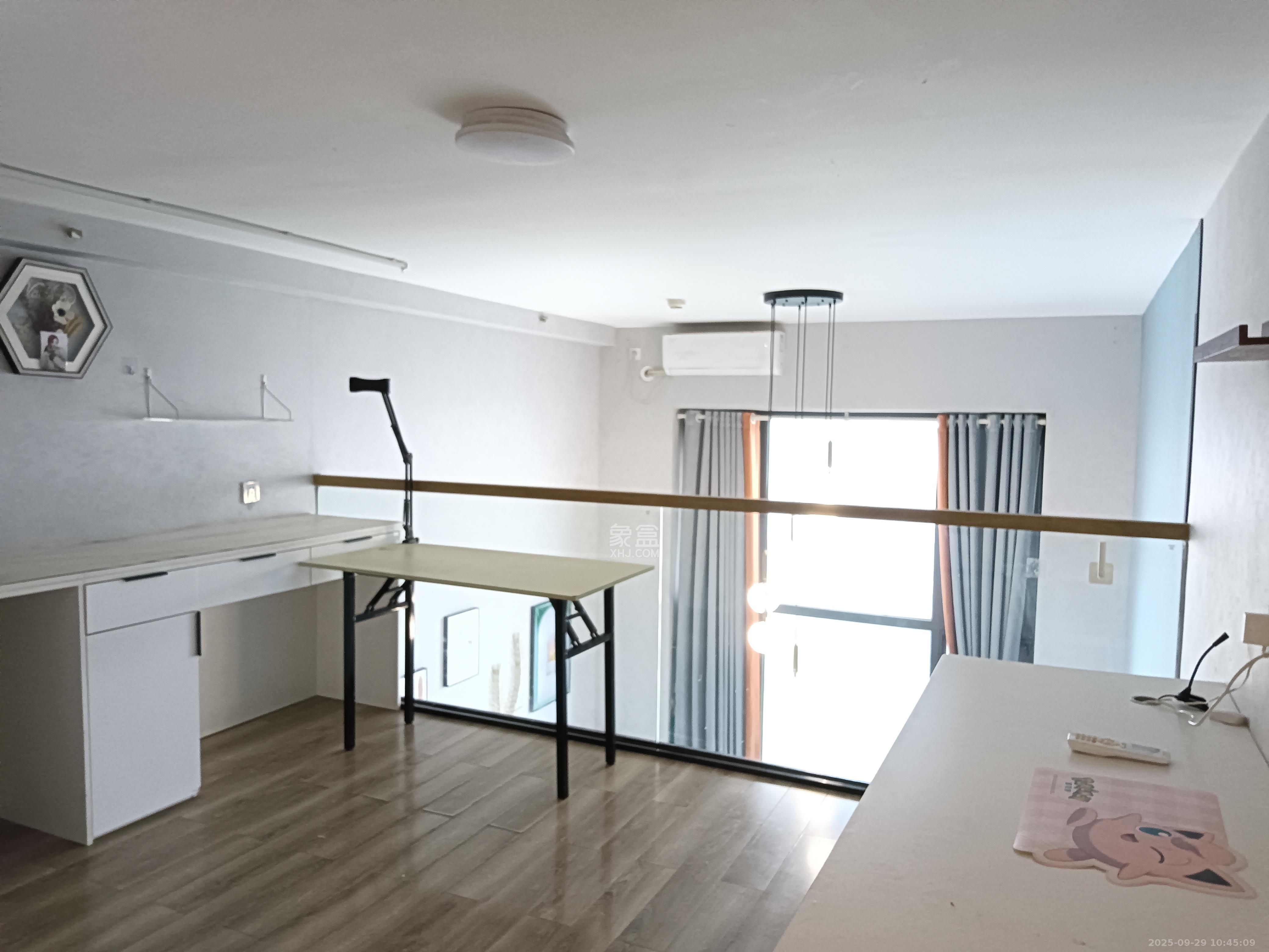 藏珑湖上公馆 3室2厅2卫 5800.0元/月 藏珑湖上公馆 3室2厅2卫 5800.0元/月室内图